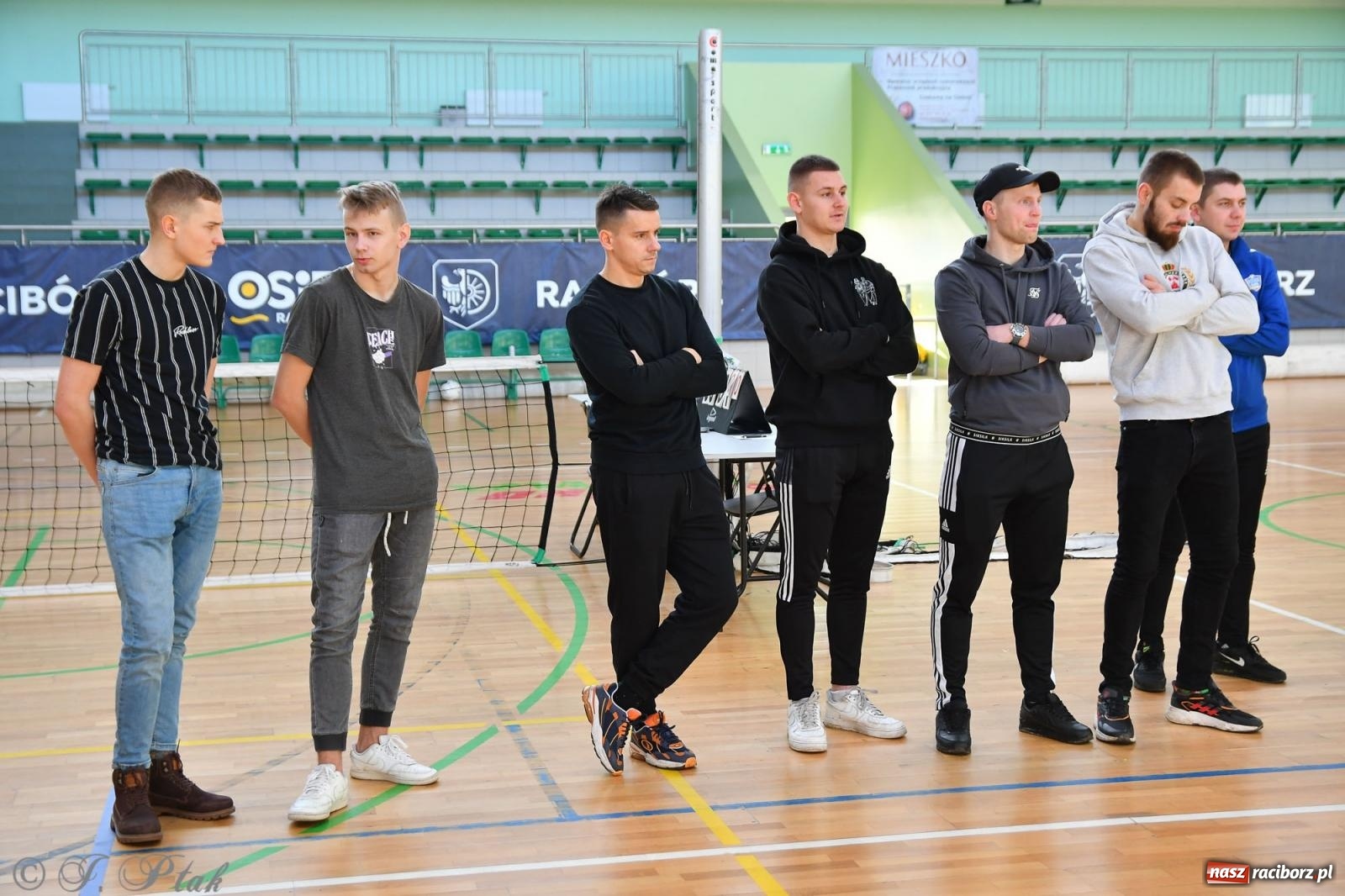 Zdjęcie w galerii na portalu naszraciborz.pl: Turniej siatkonogi w hali przy Łąkowej [FOTO] wiadomości z regionu