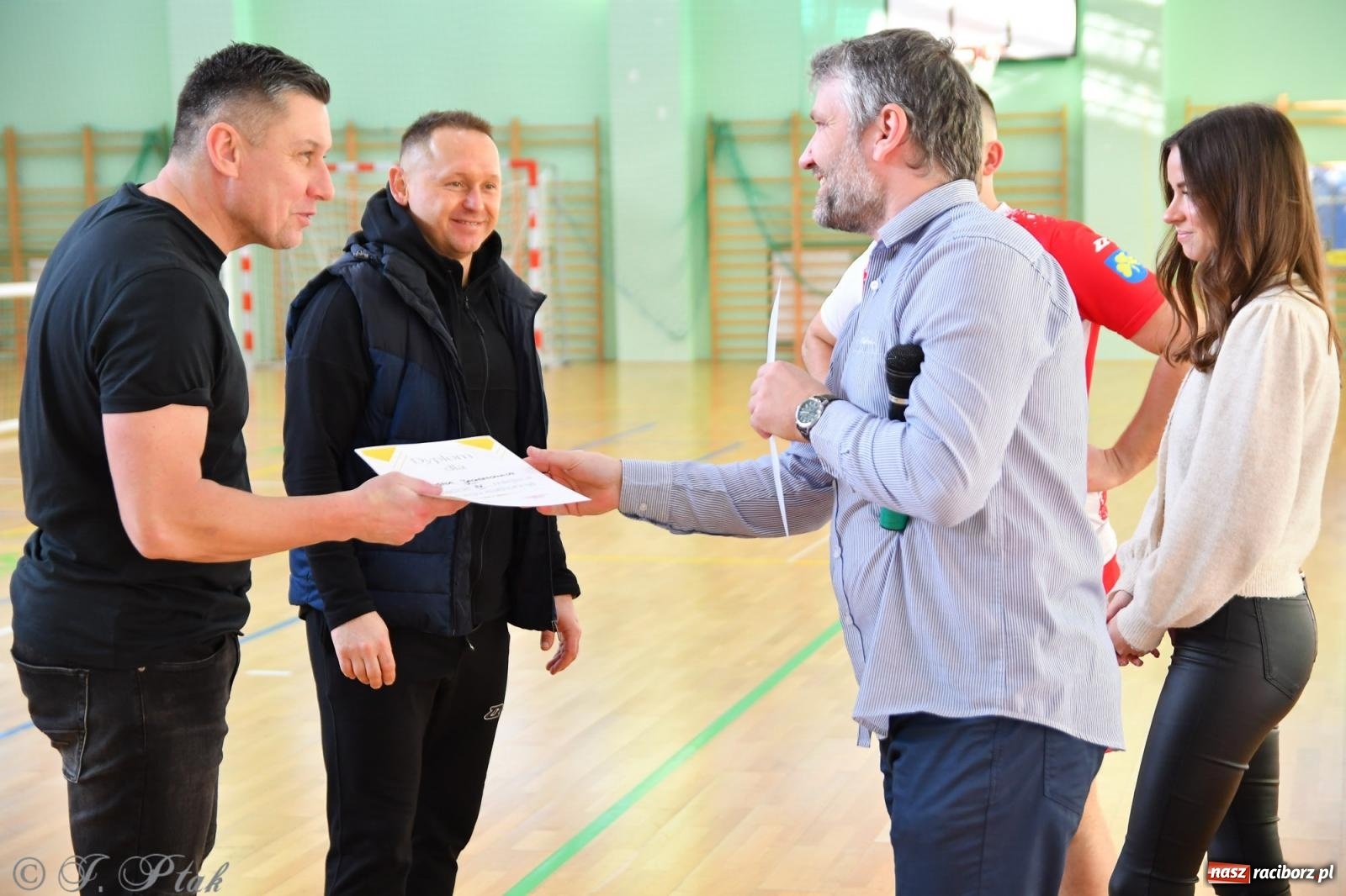 Zdjęcie w galerii na portalu naszraciborz.pl: Turniej siatkonogi w hali przy Łąkowej [FOTO] wiadomości z regionu