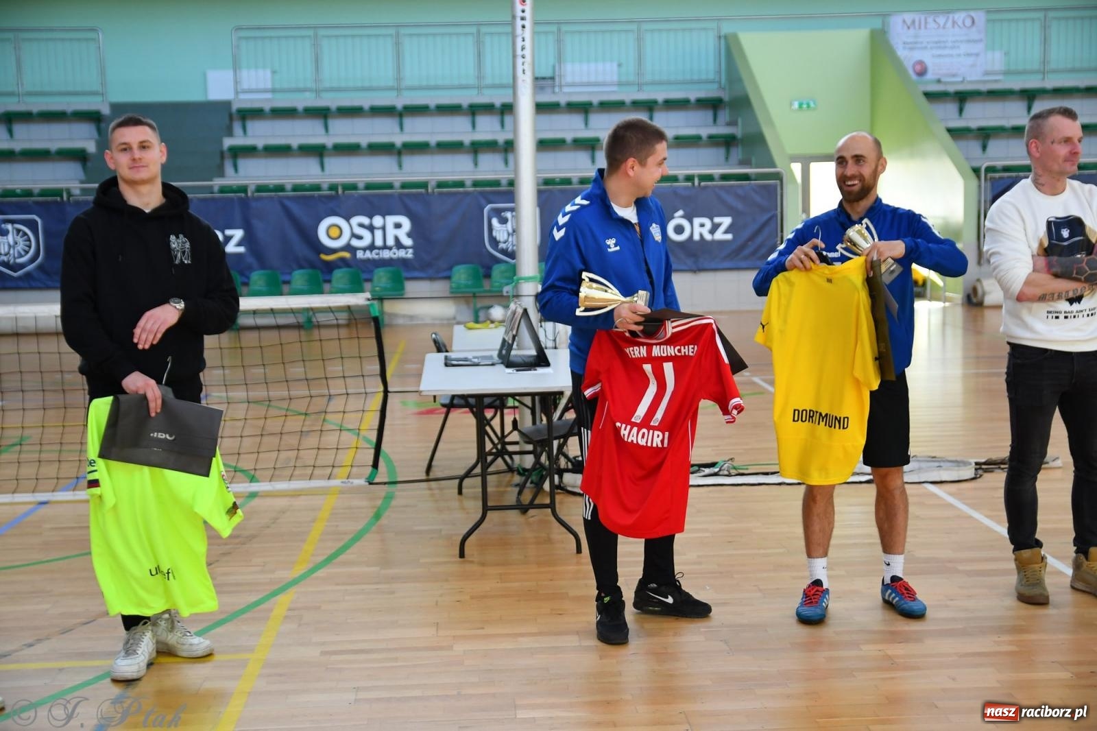 Zdjęcie w galerii na portalu naszraciborz.pl: Turniej siatkonogi w hali przy Łąkowej [FOTO] wiadomości z regionu