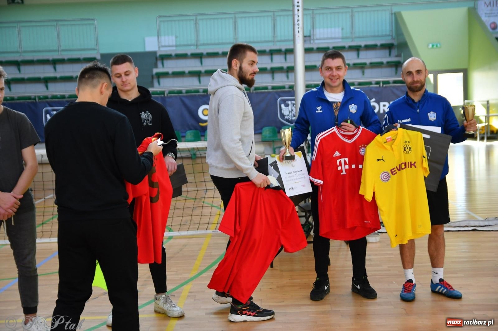 Zdjęcie w galerii na portalu naszraciborz.pl: Turniej siatkonogi w hali przy Łąkowej [FOTO] wiadomości z regionu