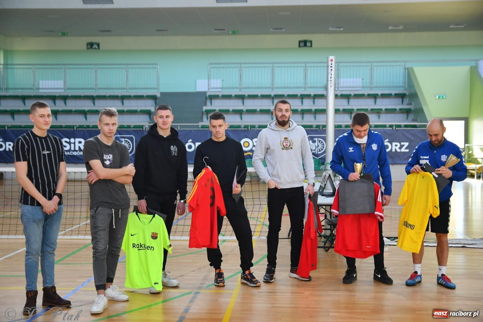 Zdjęcie w galerii na portalu naszraciborz.pl: Turniej siatkonogi w hali przy Łąkowej [FOTO] wiadomości z regionu