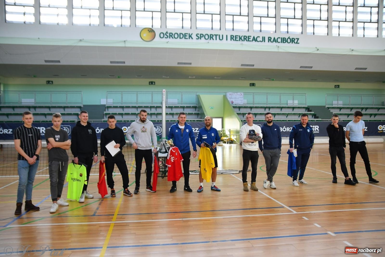 Zdjęcie w galerii na portalu naszraciborz.pl: Turniej siatkonogi w hali przy Łąkowej [FOTO] wiadomości z regionu
