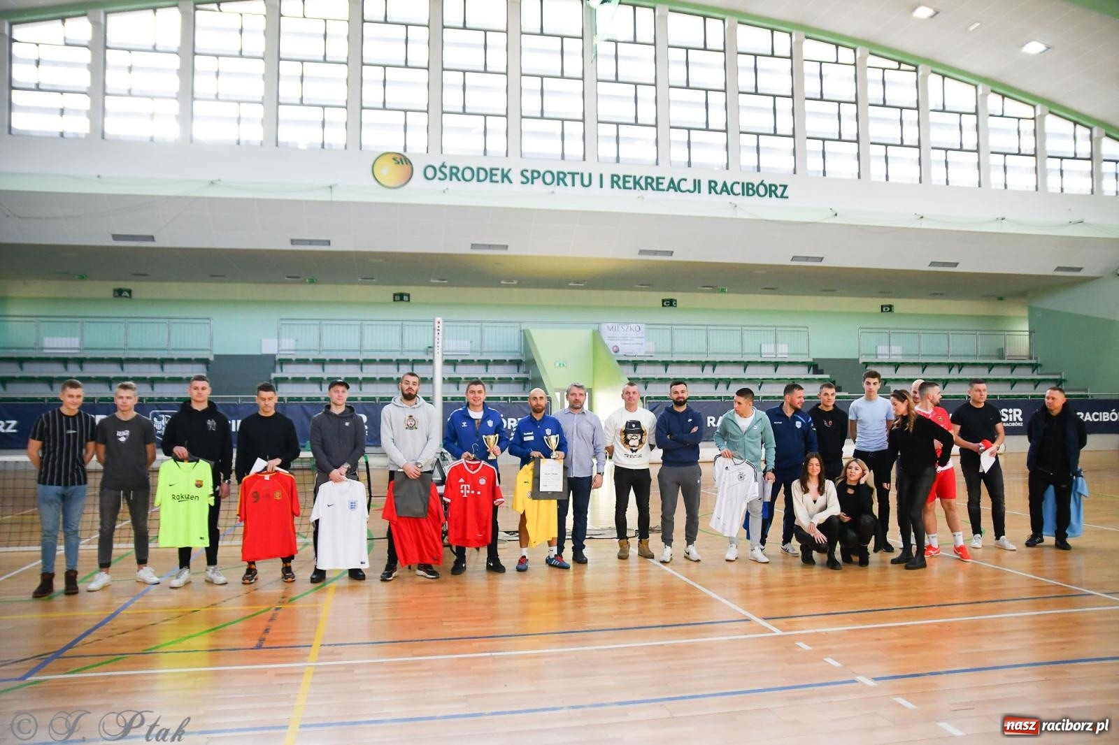 Zdjęcie w galerii na portalu naszraciborz.pl: Turniej siatkonogi w hali przy Łąkowej [FOTO] wiadomości z regionu
