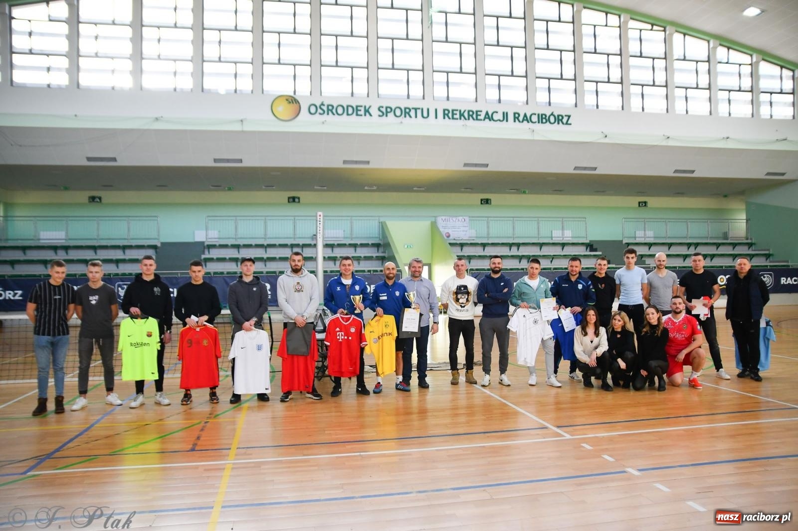 Zdjęcie w galerii na portalu naszraciborz.pl: Turniej siatkonogi w hali przy Łąkowej [FOTO] wiadomości z regionu