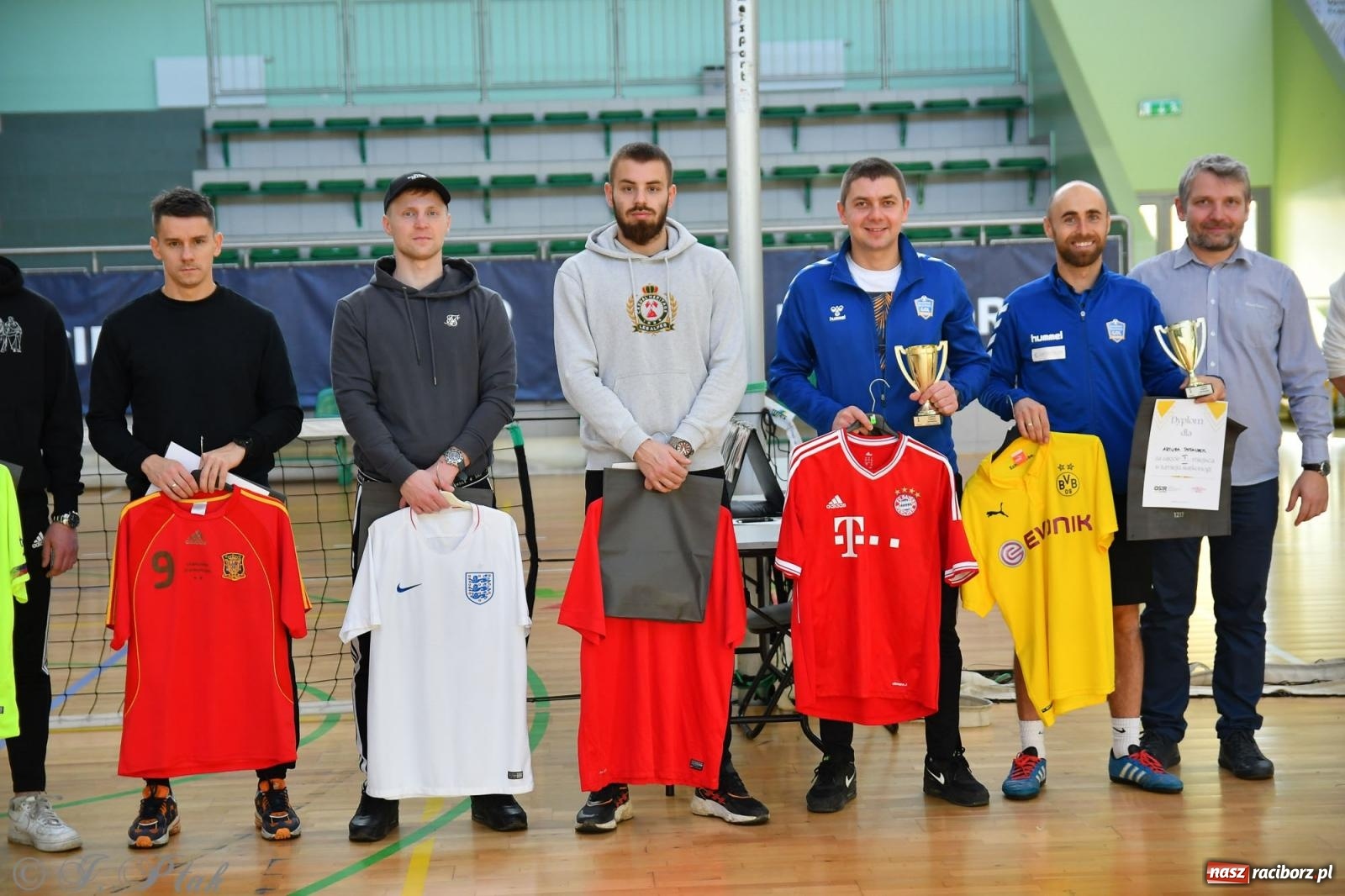 Zdjęcie w galerii na portalu naszraciborz.pl: Turniej siatkonogi w hali przy Łąkowej [FOTO] wiadomości z regionu