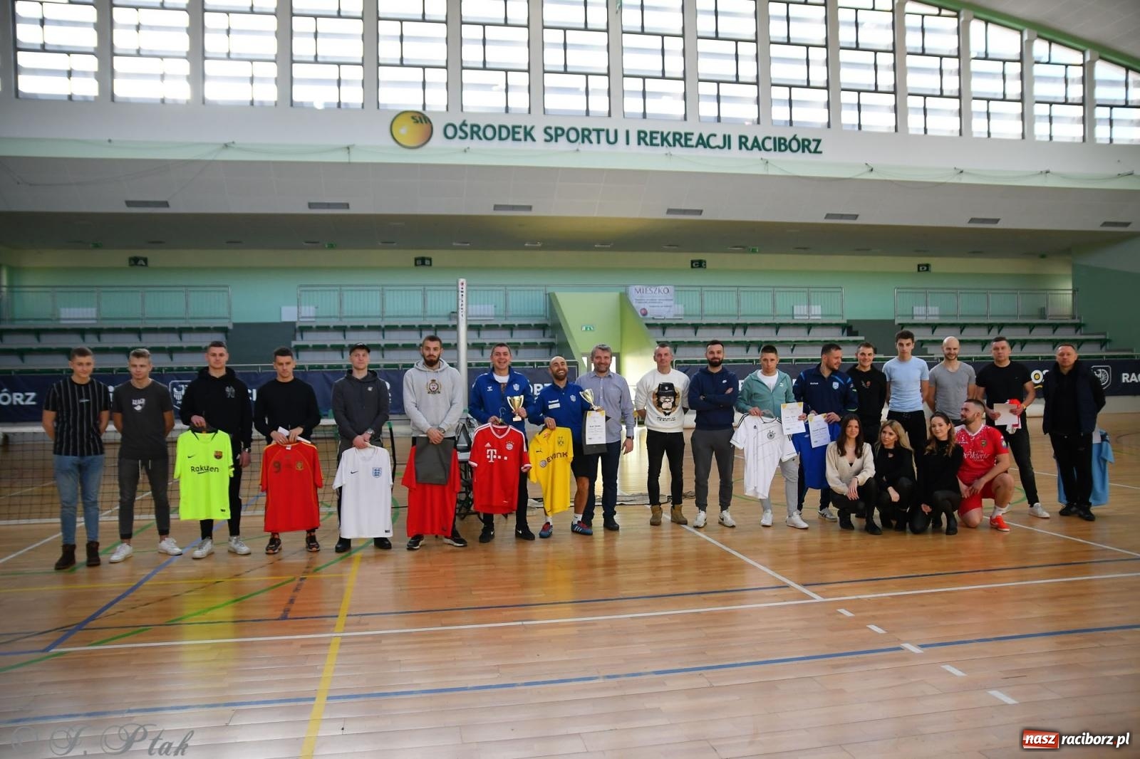 Zdjęcie w galerii na portalu naszraciborz.pl: Turniej siatkonogi w hali przy Łąkowej [FOTO] wiadomości z regionu