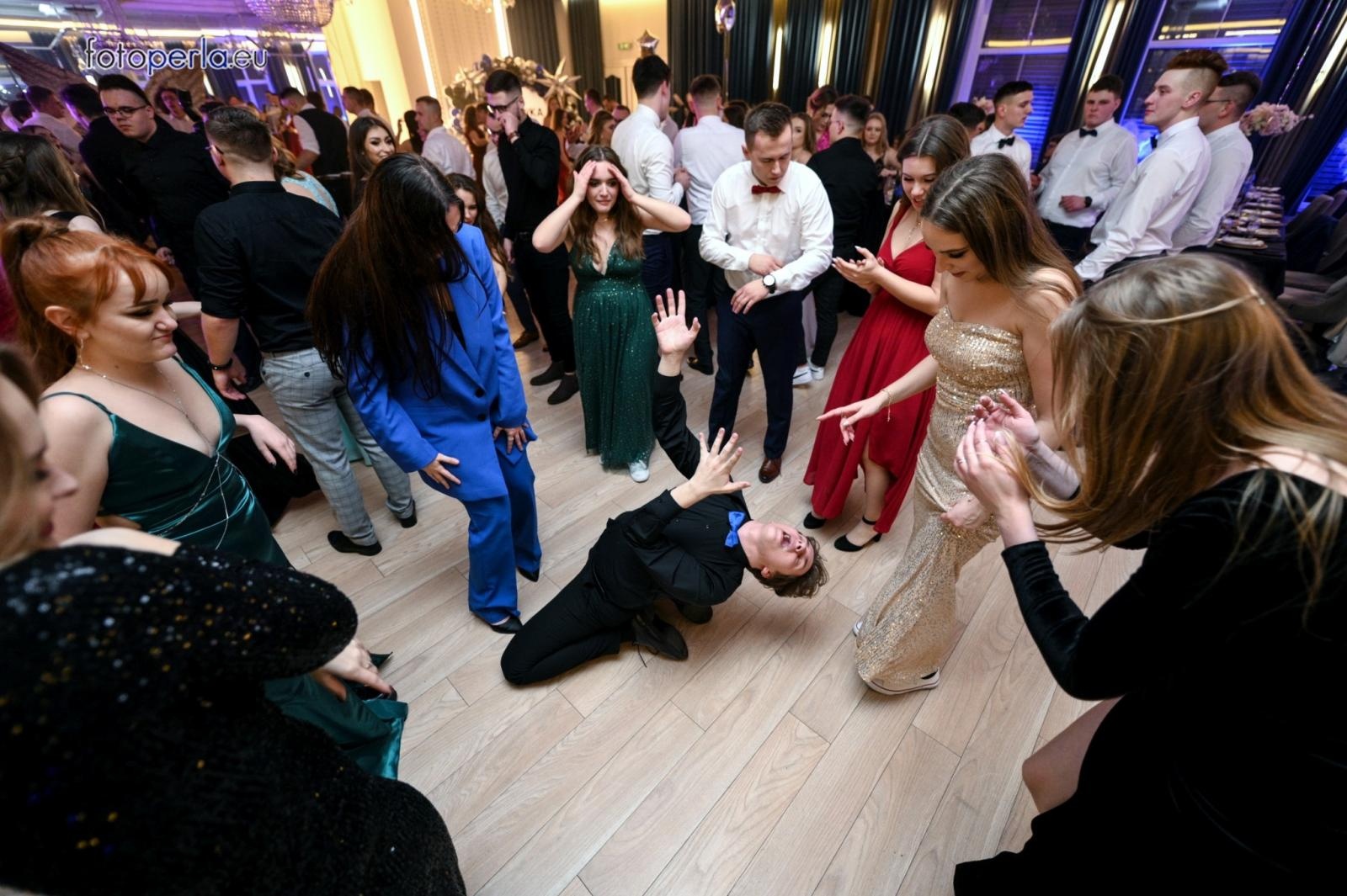 Zdjęcie w galerii na portalu naszraciborz.pl: Studniówka CKZiU nr 1 w Raciborzu - szalona zabawa do białego rana wiadomości z regionu