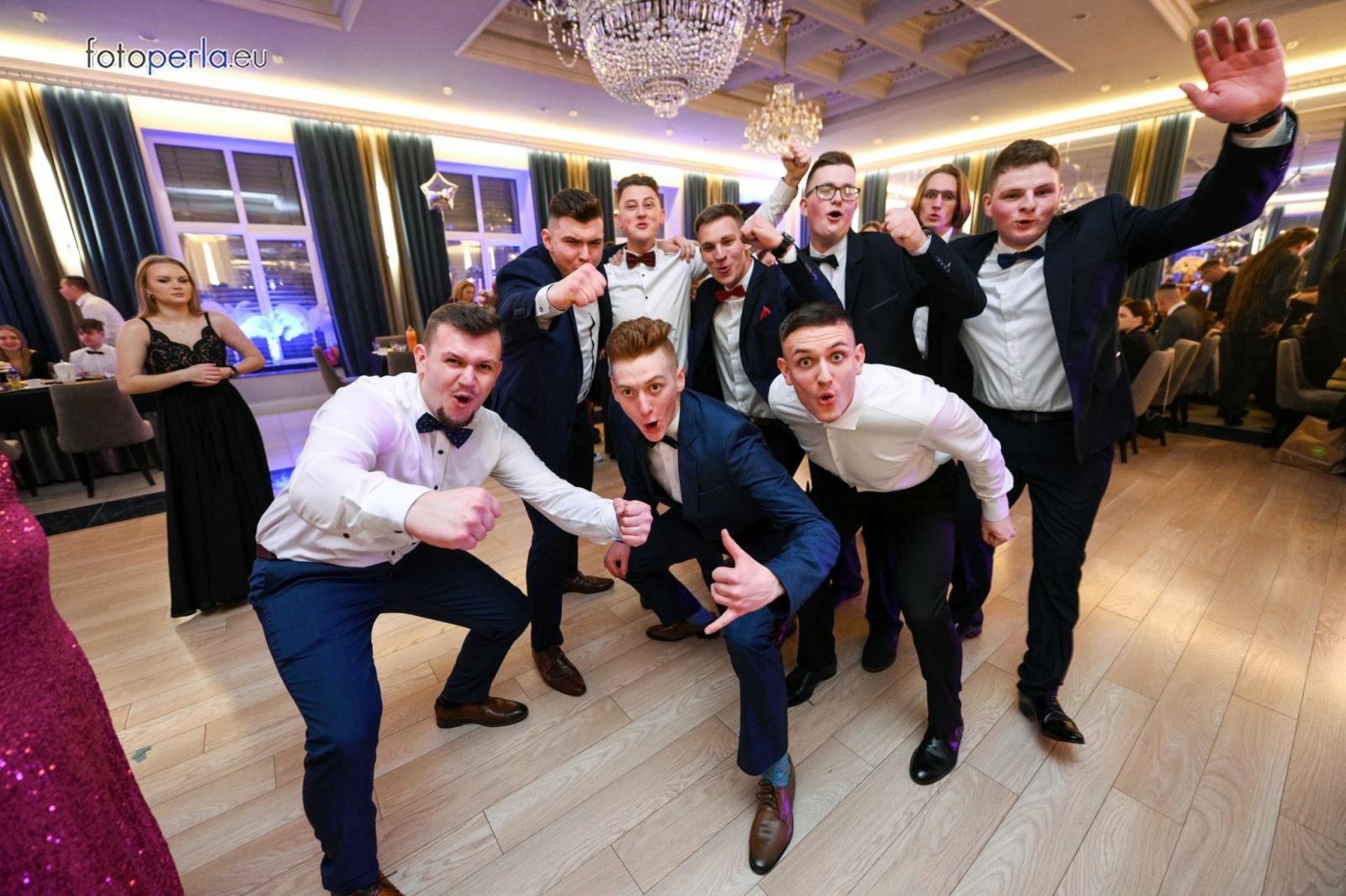 Zdjęcie w galerii na portalu naszraciborz.pl: Studniówka CKZiU nr 1 w Raciborzu - szalona zabawa do białego rana wiadomości z regionu