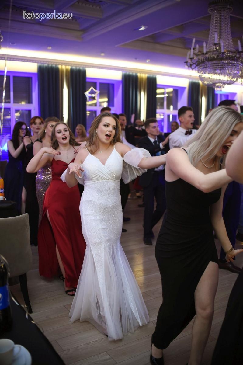 Zdjęcie w galerii na portalu naszraciborz.pl: Studniówka CKZiU nr 1 w Raciborzu - szalona zabawa do białego rana wiadomości z regionu