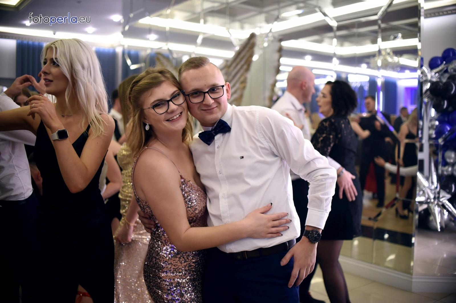 Zdjęcie w galerii na portalu naszraciborz.pl: Studniówka CKZiU nr 1 w Raciborzu - szalona zabawa do białego rana wiadomości z regionu