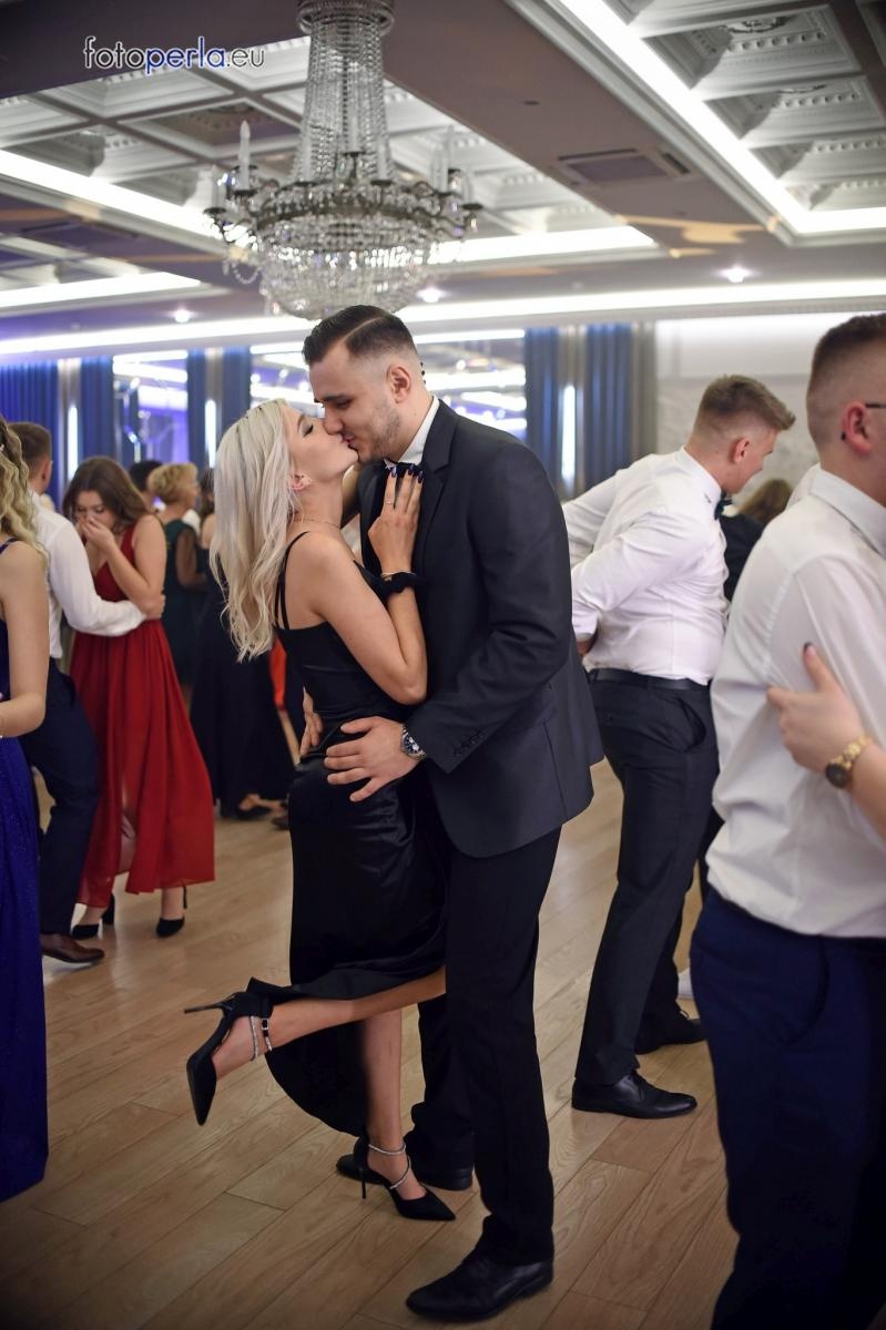 Zdjęcie w galerii na portalu naszraciborz.pl: Studniówka CKZiU nr 1 w Raciborzu - szalona zabawa do białego rana wiadomości z regionu