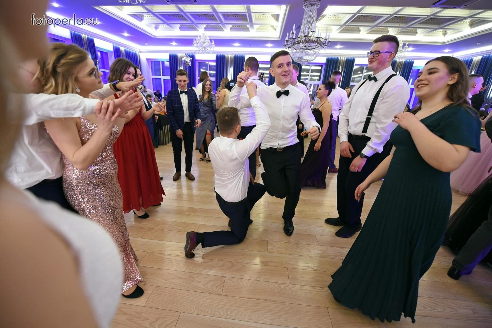 Zdjęcie w galerii na portalu naszraciborz.pl: Studniówka CKZiU nr 1 w Raciborzu - szalona zabawa do białego rana wiadomości z regionu