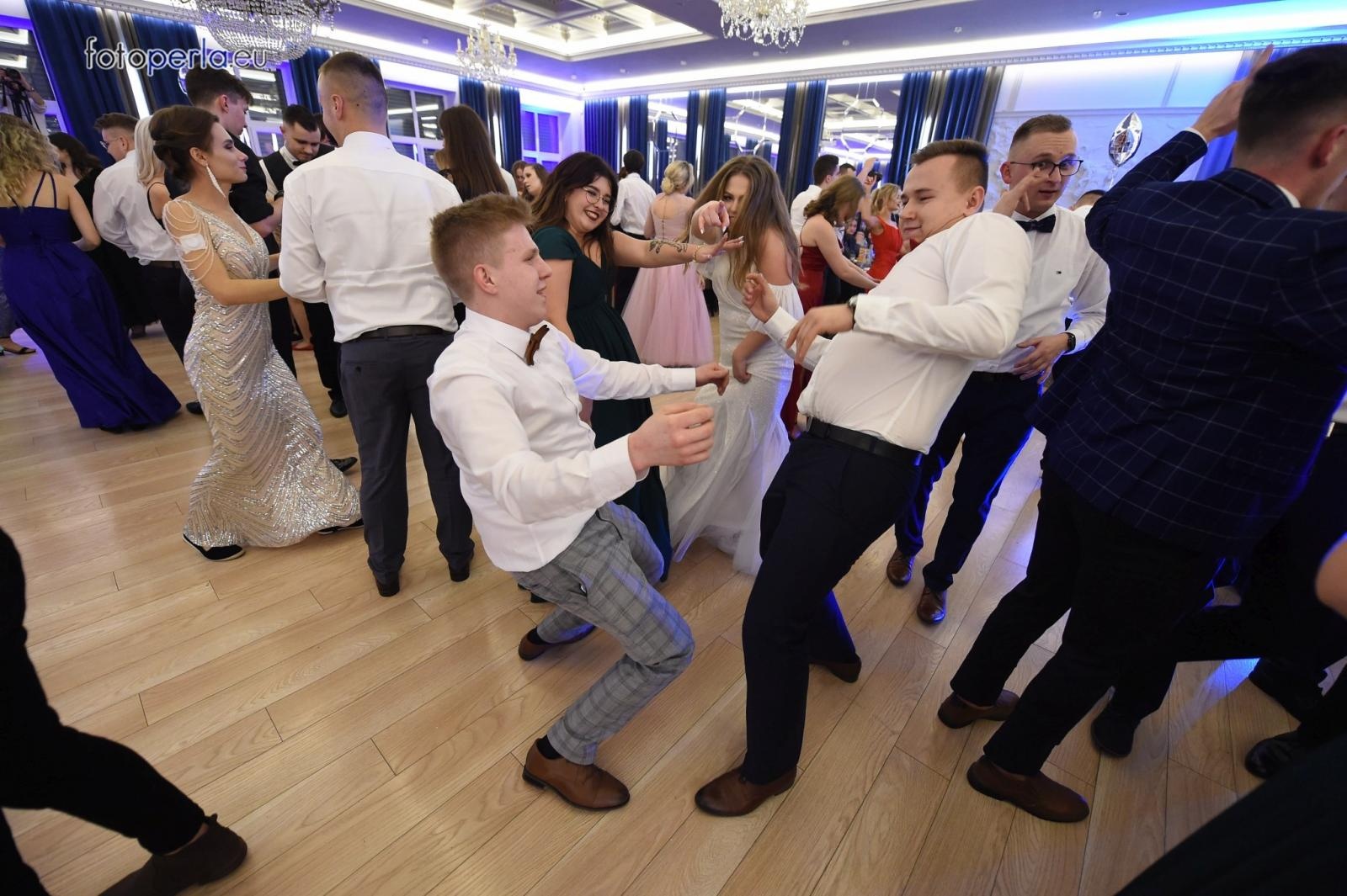 Zdjęcie w galerii na portalu naszraciborz.pl: Studniówka CKZiU nr 1 w Raciborzu - szalona zabawa do białego rana wiadomości z regionu