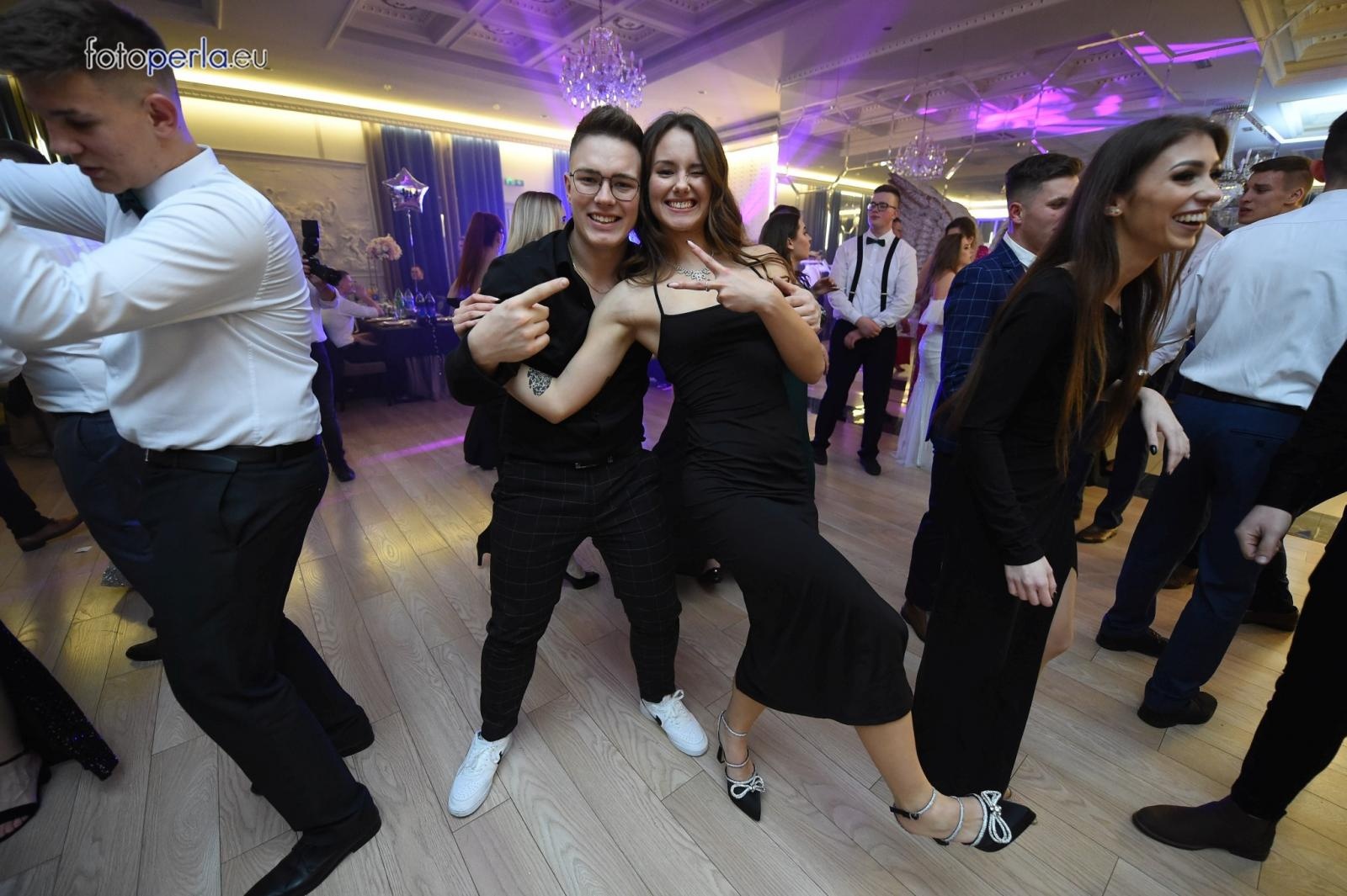 Zdjęcie w galerii na portalu naszraciborz.pl: Studniówka CKZiU nr 1 w Raciborzu - szalona zabawa do białego rana wiadomości z regionu