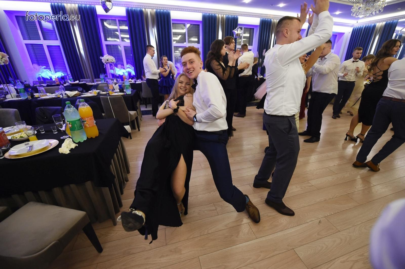 Zdjęcie w galerii na portalu naszraciborz.pl: Studniówka CKZiU nr 1 w Raciborzu - szalona zabawa do białego rana wiadomości z regionu