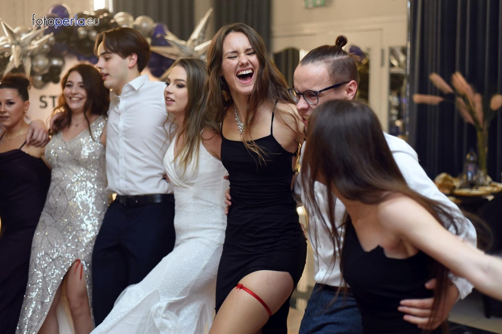 Zdjęcie w galerii na portalu naszraciborz.pl: Studniówka CKZiU nr 1 w Raciborzu - szalona zabawa do białego rana wiadomości z regionu