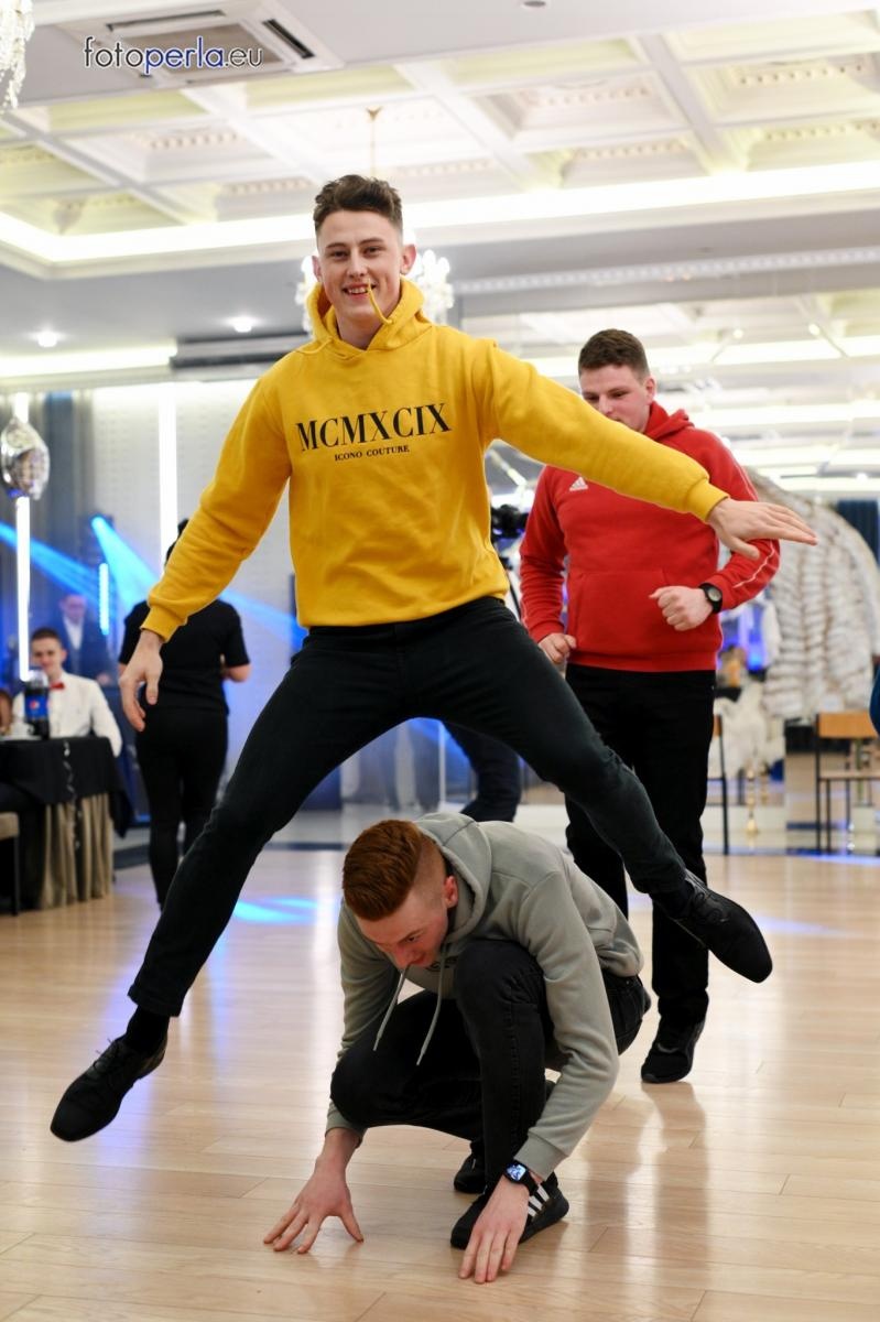 Zdjęcie w galerii na portalu naszraciborz.pl: Studniówka CKZiU nr 1 w Raciborzu - szalona zabawa do białego rana wiadomości z regionu