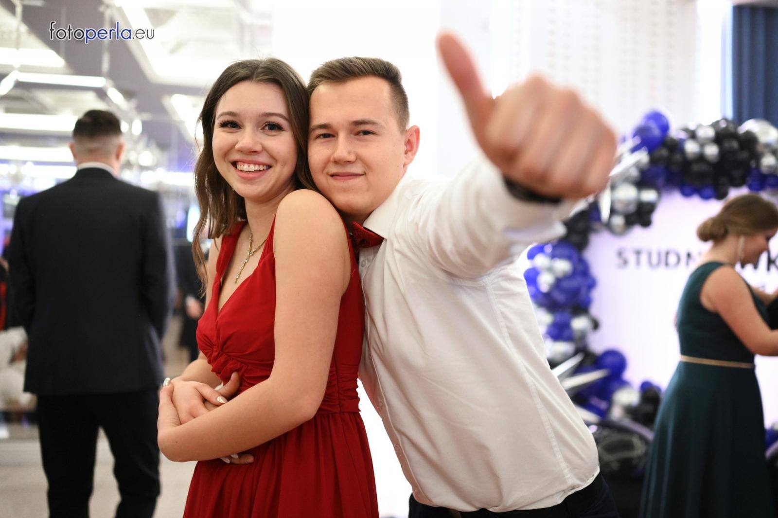 Zdjęcie w galerii na portalu naszraciborz.pl: Studniówka CKZiU nr 1 w Raciborzu - szalona zabawa do białego rana wiadomości z regionu