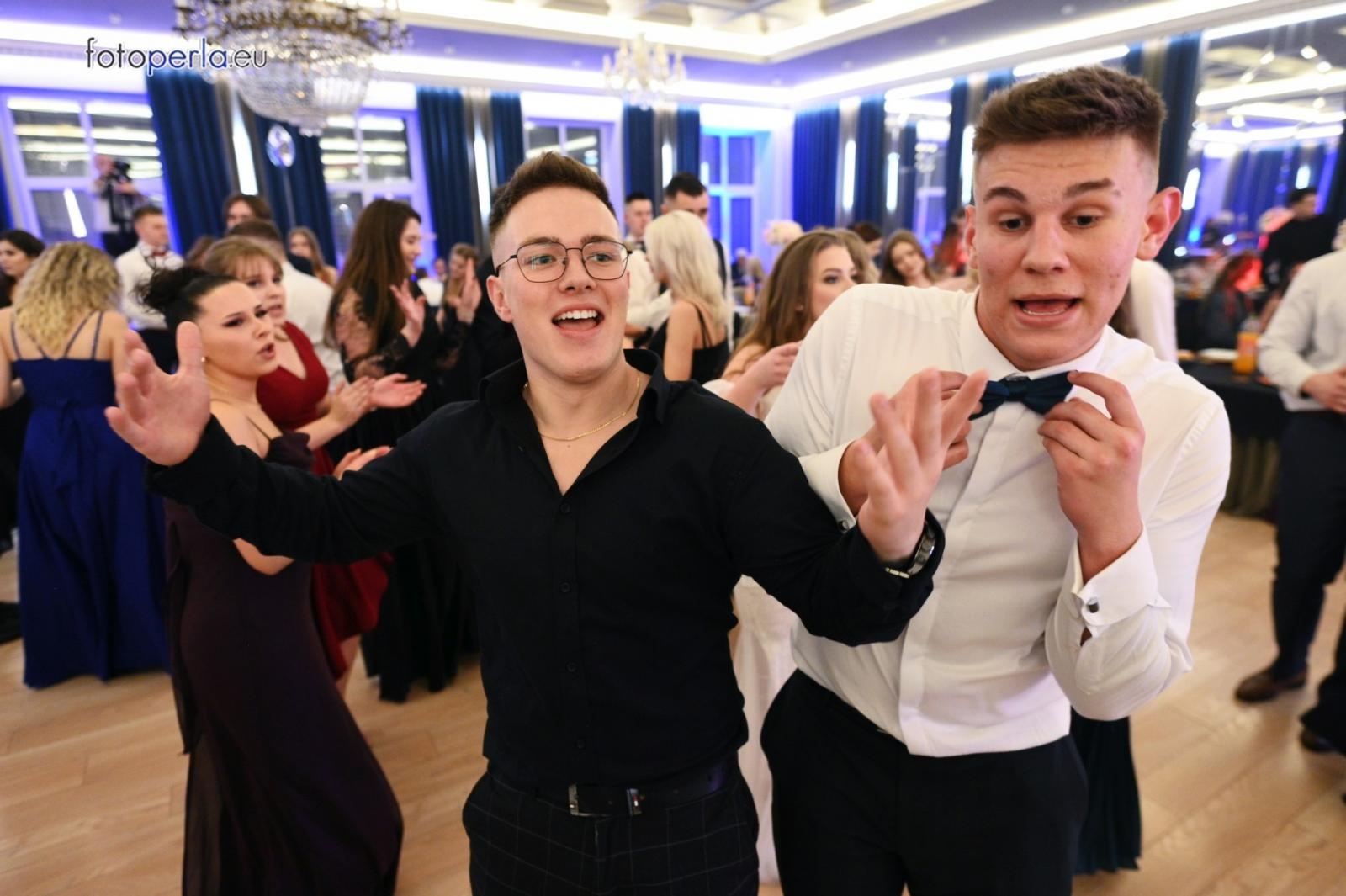 Zdjęcie w galerii na portalu naszraciborz.pl: Studniówka CKZiU nr 1 w Raciborzu - szalona zabawa do białego rana wiadomości z regionu