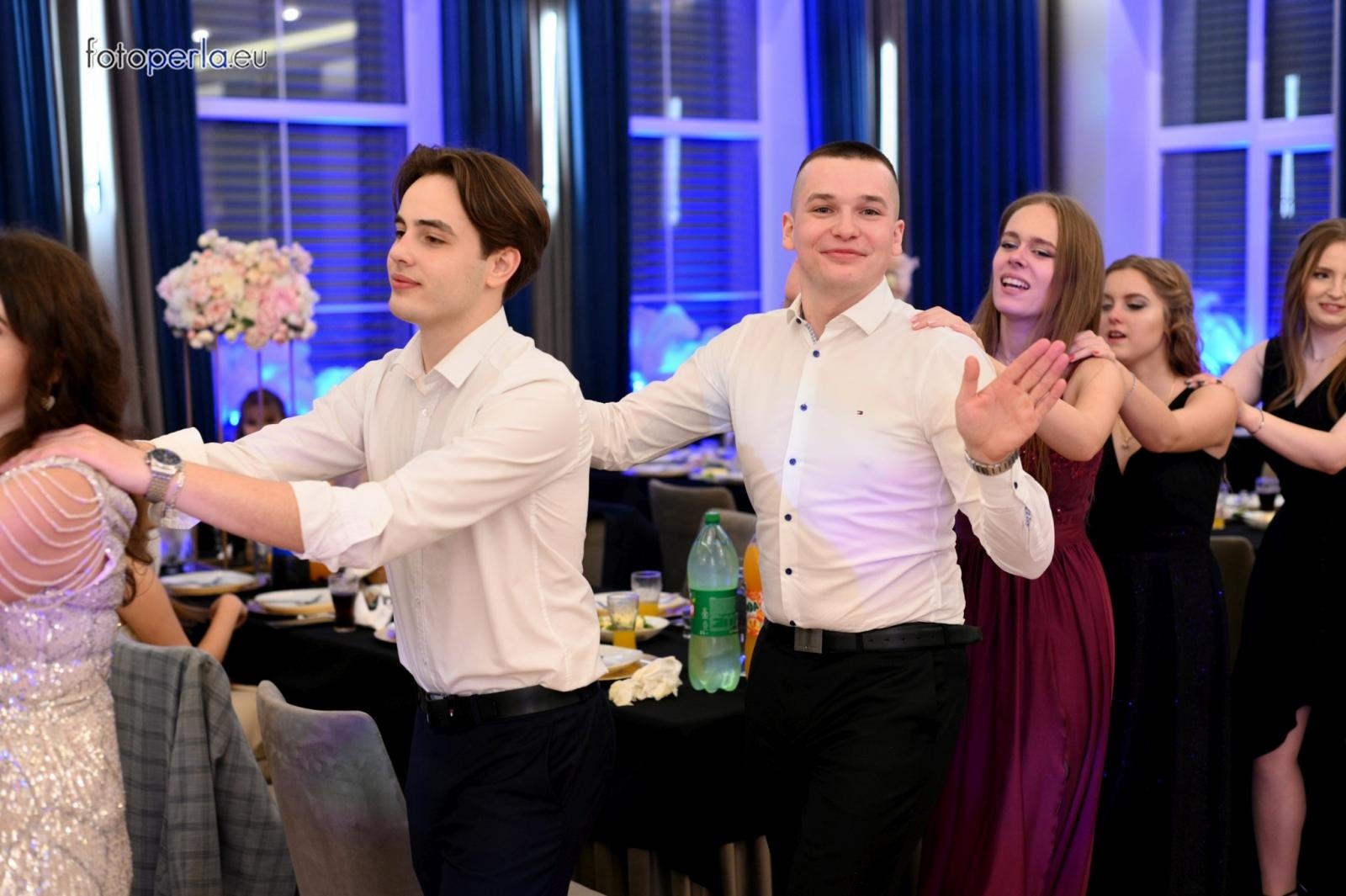 Zdjęcie w galerii na portalu naszraciborz.pl: Studniówka CKZiU nr 1 w Raciborzu - szalona zabawa do białego rana wiadomości z regionu