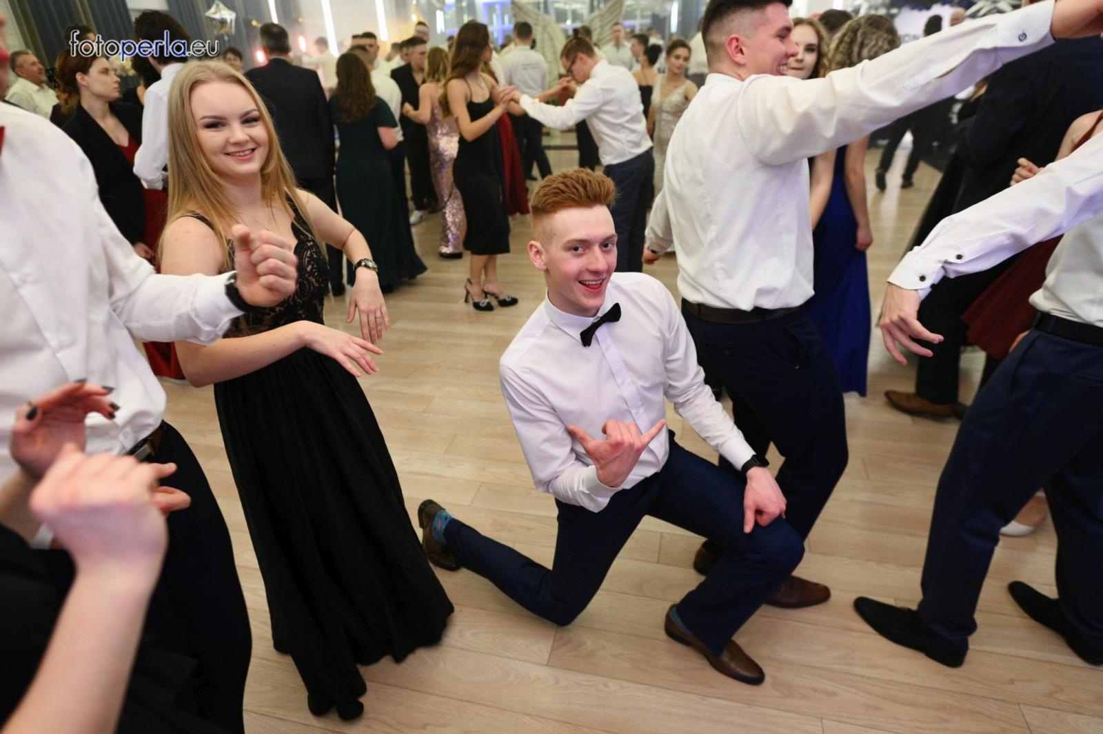 Zdjęcie w galerii na portalu naszraciborz.pl: Studniówka CKZiU nr 1 w Raciborzu - szalona zabawa do białego rana wiadomości z regionu