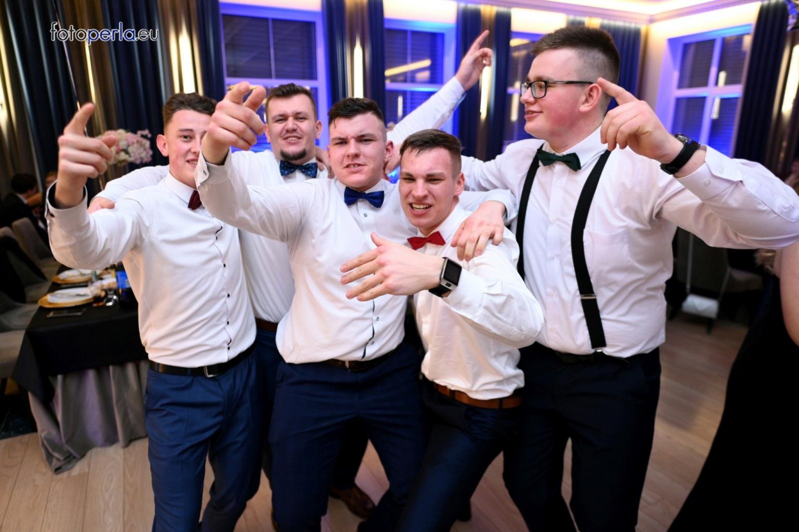 Zdjęcie w galerii na portalu naszraciborz.pl: Studniówka CKZiU nr 1 w Raciborzu - szalona zabawa do białego rana wiadomości z regionu