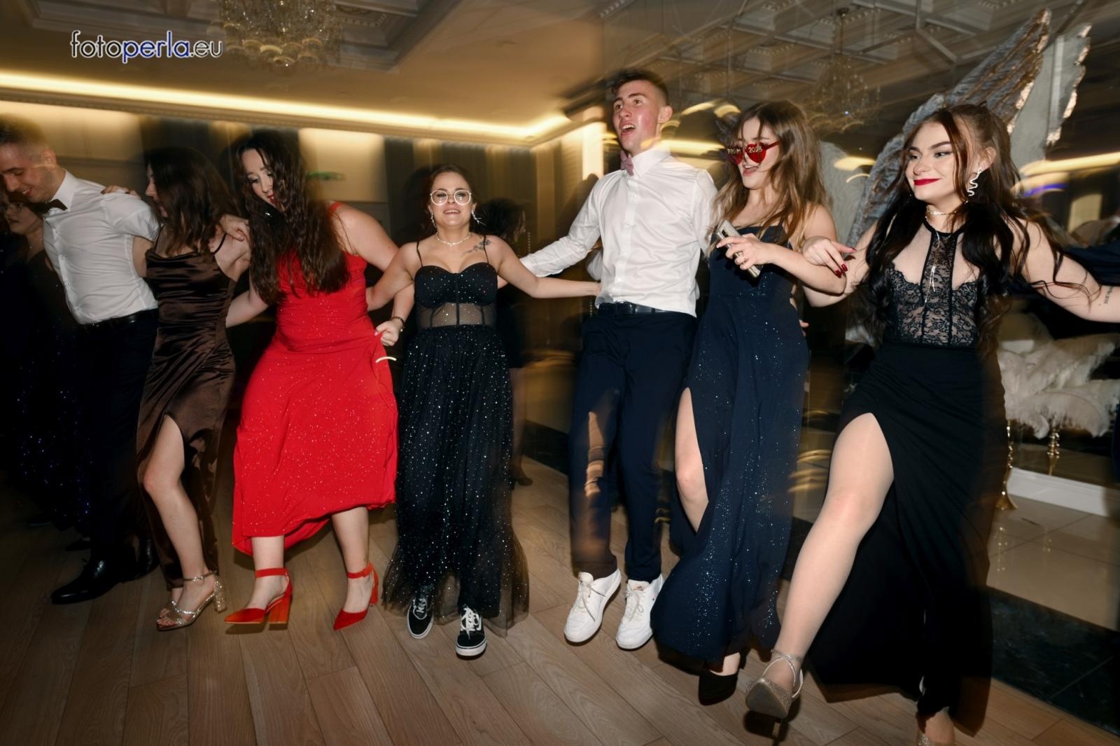 Zdjęcie w galerii na portalu naszraciborz.pl: Studniówka CKZiU nr 1 w Raciborzu - szalona zabawa do białego rana wiadomości z regionu