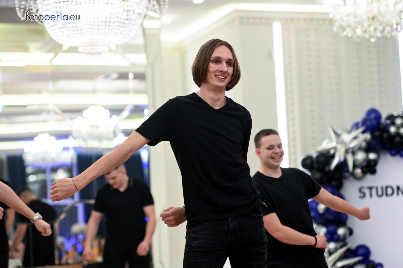 Zdjęcie w galerii na portalu naszraciborz.pl: Studniówka CKZiU nr 1 w Raciborzu - szalona zabawa do białego rana wiadomości z regionu