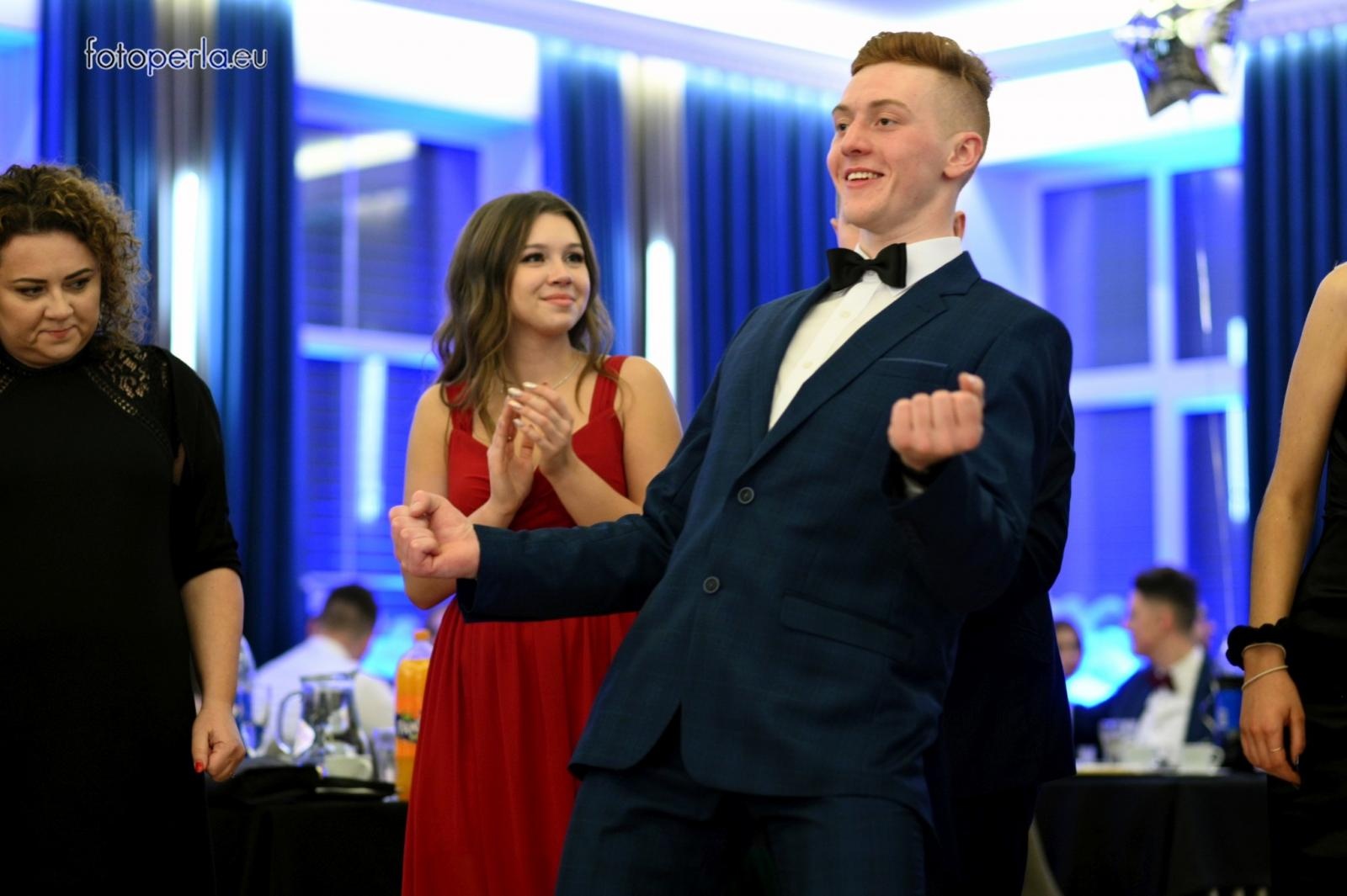 Zdjęcie w galerii na portalu naszraciborz.pl: Studniówka CKZiU nr 1 w Raciborzu - szalona zabawa do białego rana wiadomości z regionu