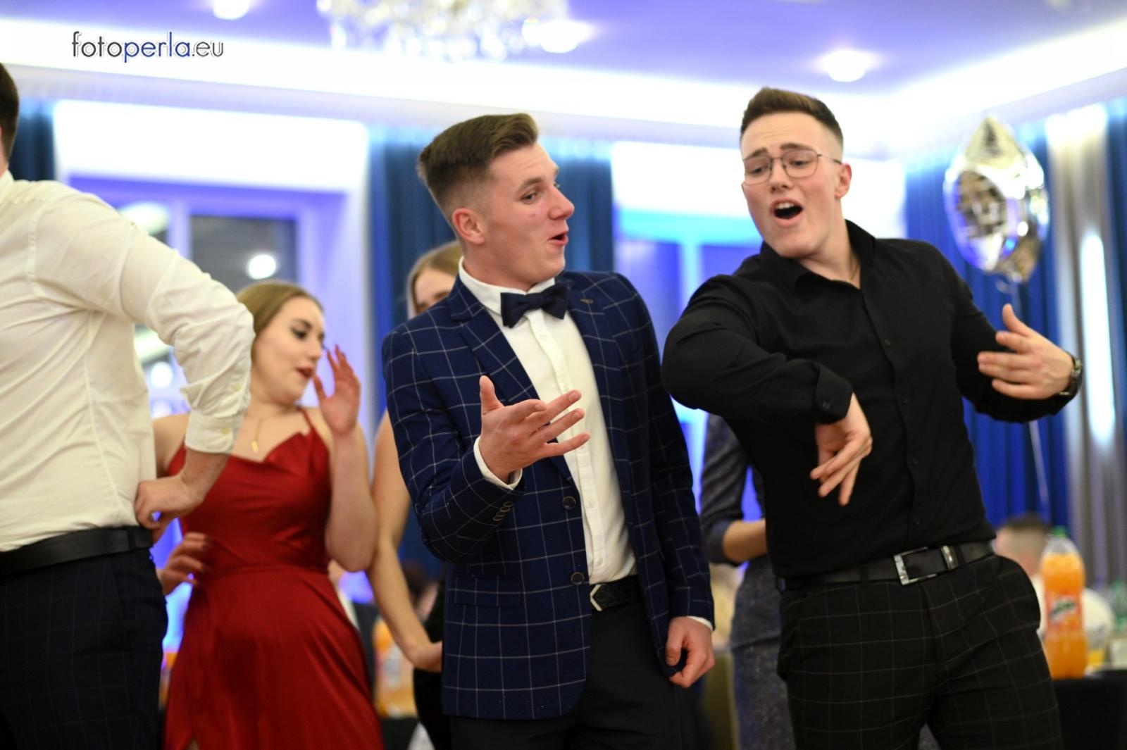 Zdjęcie w galerii na portalu naszraciborz.pl: Studniówka CKZiU nr 1 w Raciborzu - szalona zabawa do białego rana wiadomości z regionu