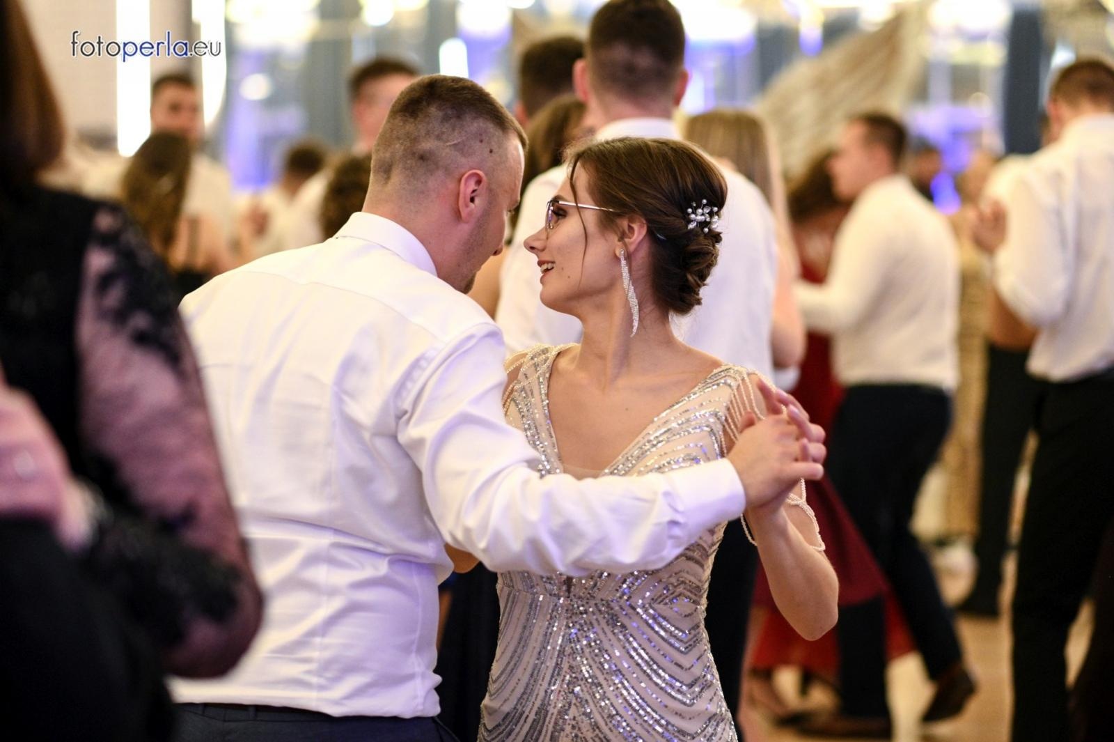 Zdjęcie w galerii na portalu naszraciborz.pl: Studniówka CKZiU nr 1 w Raciborzu - szalona zabawa do białego rana wiadomości z regionu