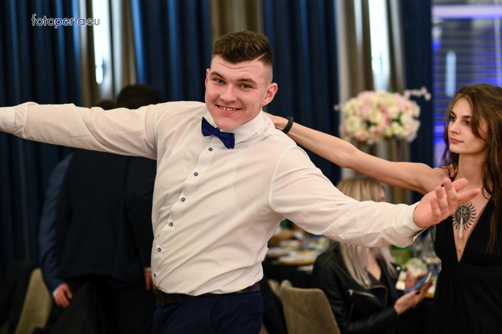 Zdjęcie w galerii na portalu naszraciborz.pl: Studniówka CKZiU nr 1 w Raciborzu - szalona zabawa do białego rana wiadomości z regionu