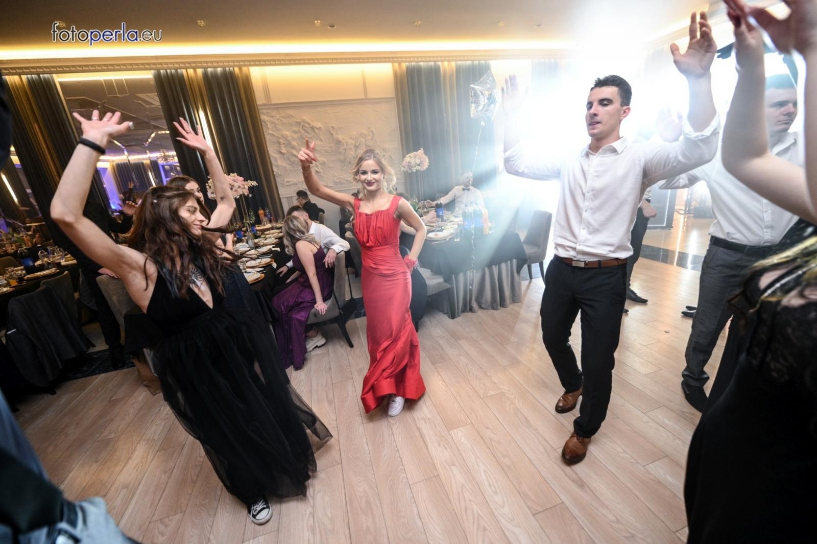 Zdjęcie w galerii na portalu naszraciborz.pl: Studniówka CKZiU nr 1 w Raciborzu - szalona zabawa do białego rana wiadomości z regionu