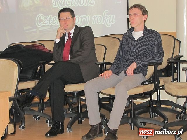 Zdjęcie w galerii na portalu naszraciborz.pl: Pierwsza sesja Młodzieżowej Rady Miasta wiadomości z regionu