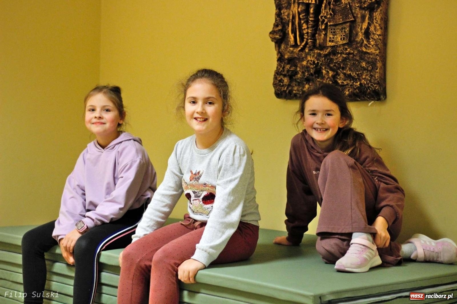 Zdjęcie w galerii na portalu naszraciborz.pl: Strażacka nocka w Markowicach - leśny zwiad i ognisko w grodzie wiadomości z regionu