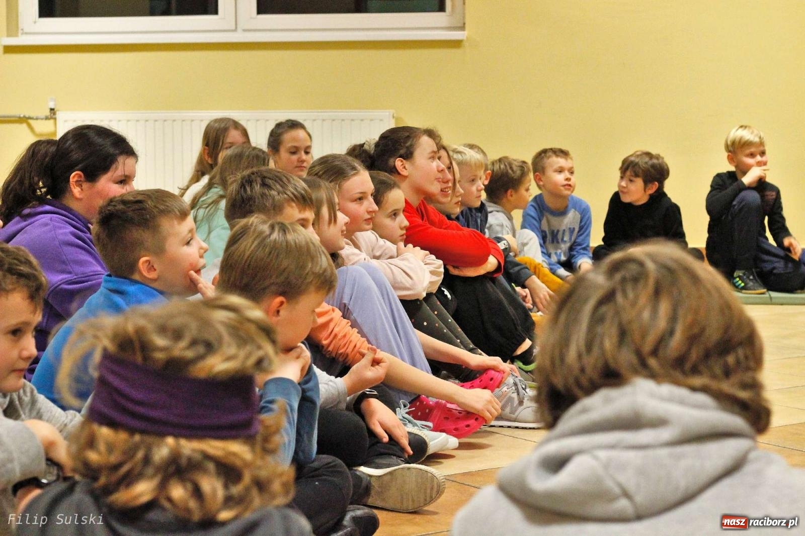 Zdjęcie w galerii na portalu naszraciborz.pl: Strażacka nocka w Markowicach - leśny zwiad i ognisko w grodzie wiadomości z regionu