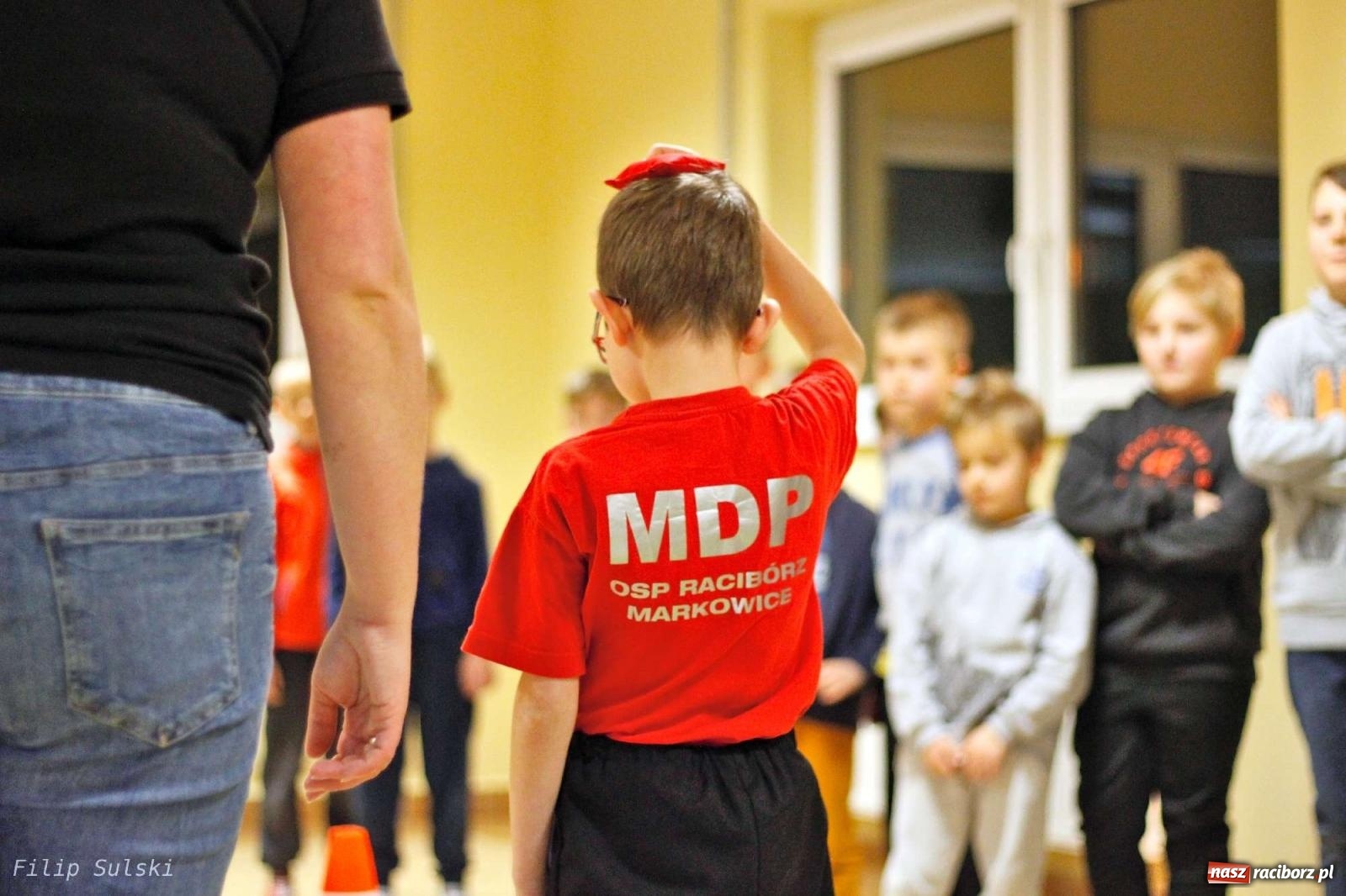 Zdjęcie w galerii na portalu naszraciborz.pl: Strażacka nocka w Markowicach - leśny zwiad i ognisko w grodzie wiadomości z regionu