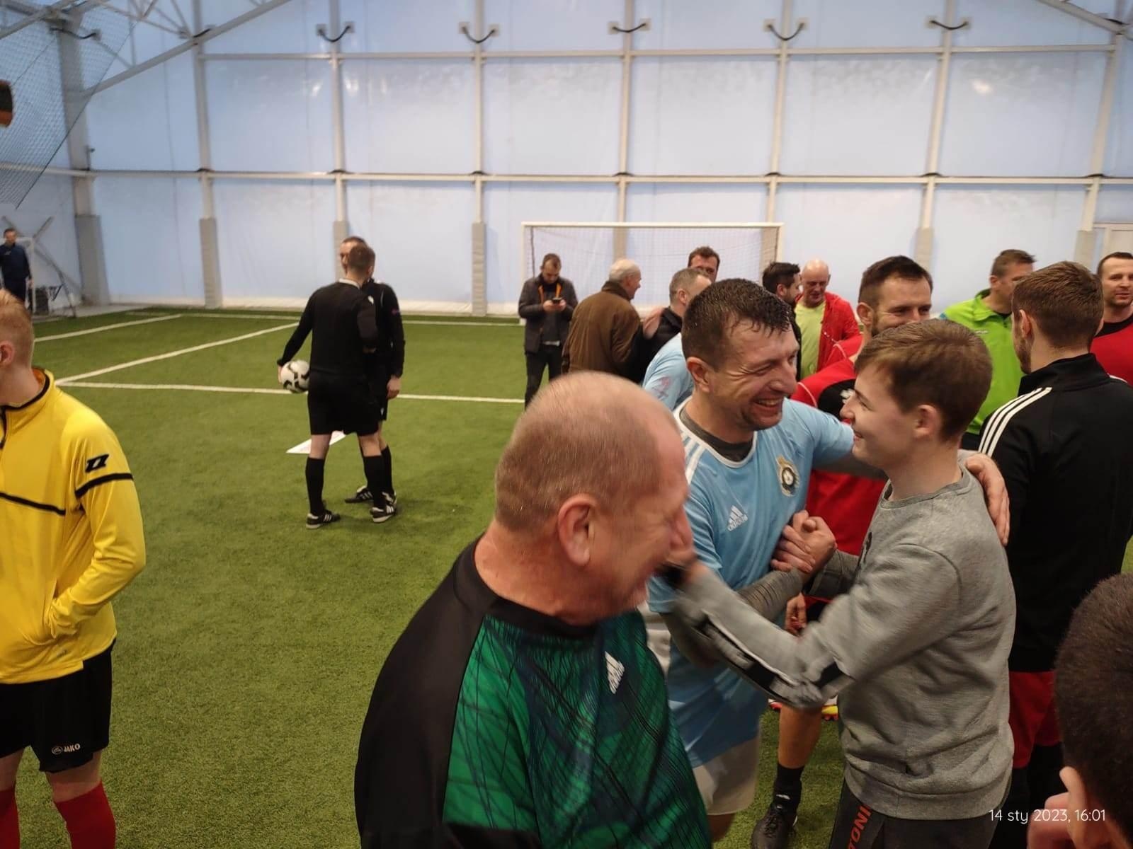 Zdjęcie w galerii na portalu naszraciborz.pl: Sędziowie z Raciborza obronili tytuł mistrzowski wiadomości z regionu