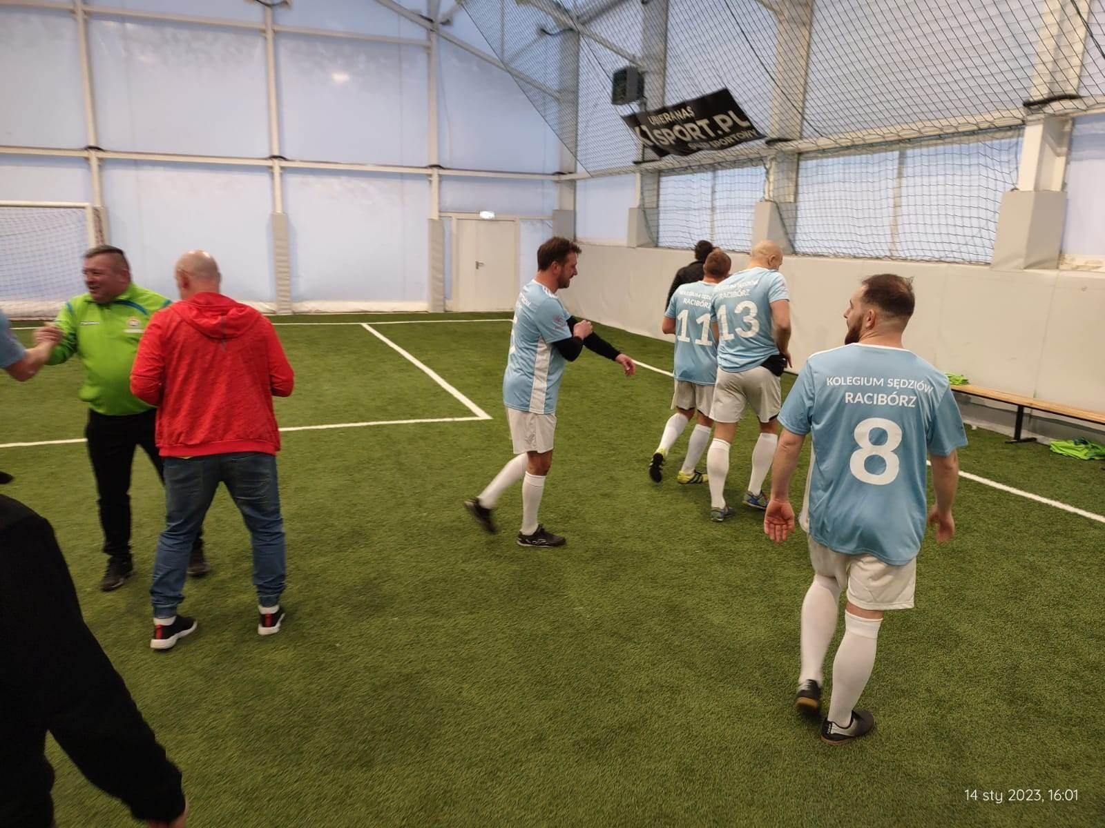 Zdjęcie w galerii na portalu naszraciborz.pl: Sędziowie z Raciborza obronili tytuł mistrzowski wiadomości z regionu