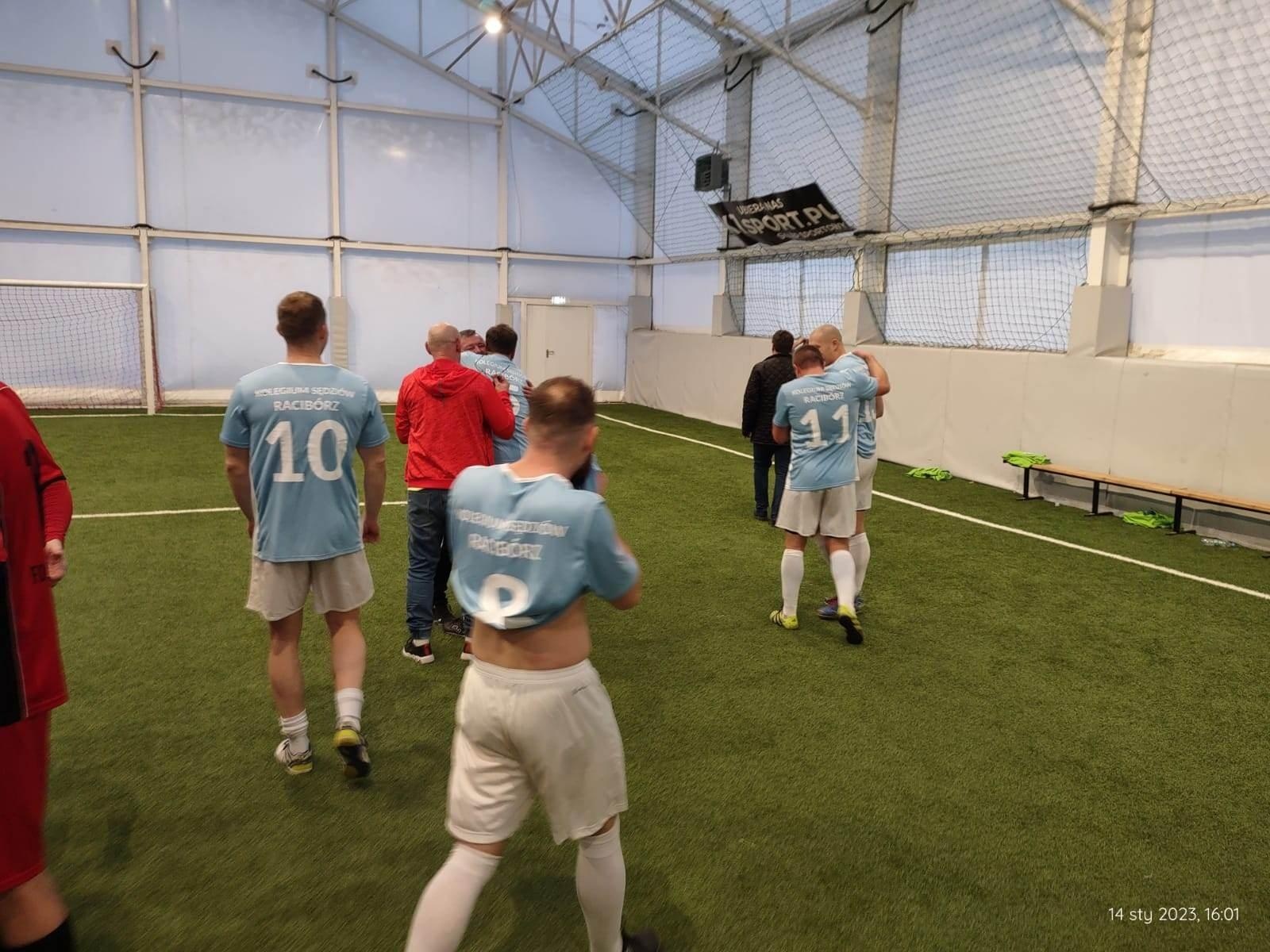 Zdjęcie w galerii na portalu naszraciborz.pl: Sędziowie z Raciborza obronili tytuł mistrzowski wiadomości z regionu