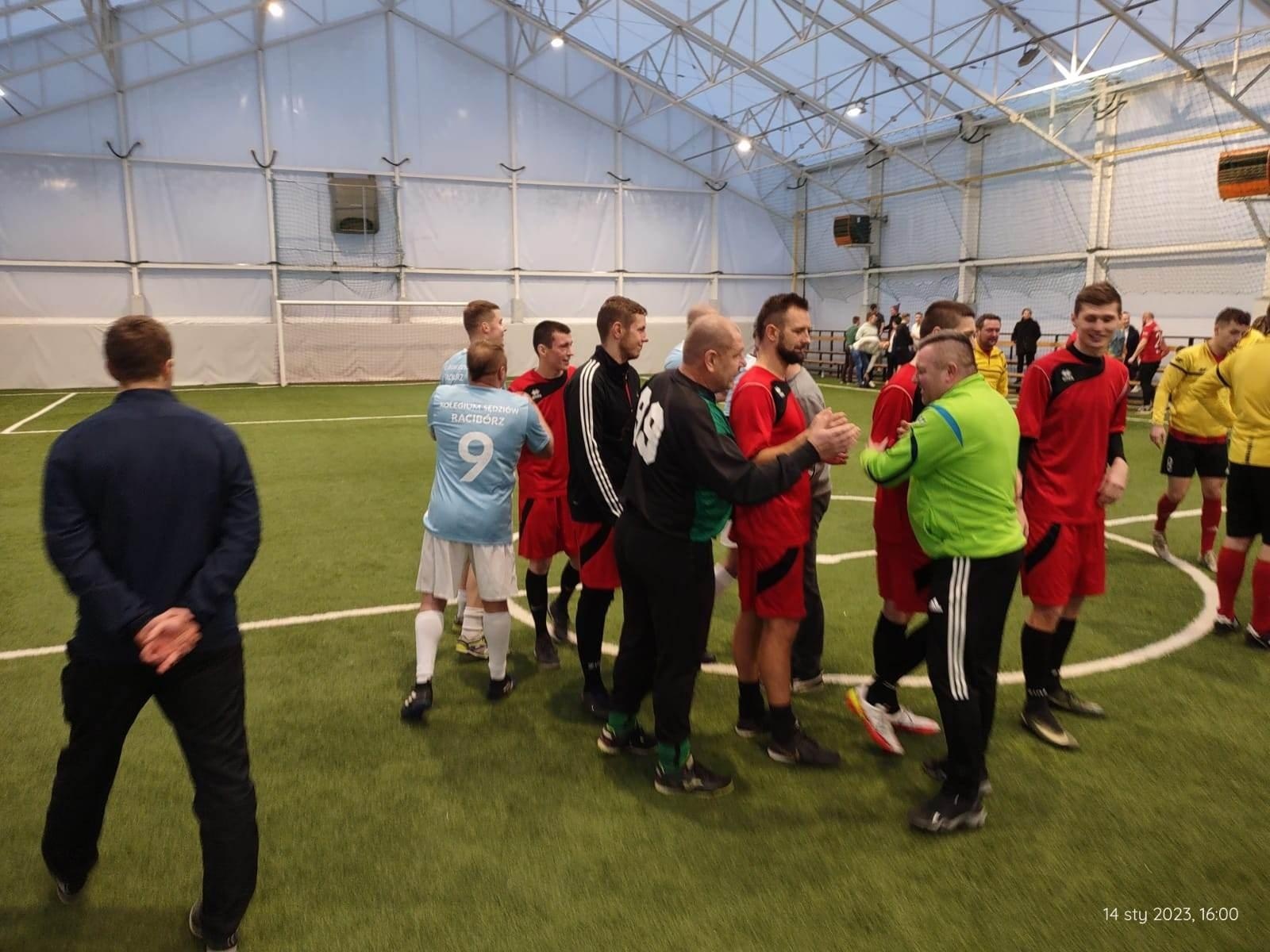 Zdjęcie w galerii na portalu naszraciborz.pl: Sędziowie z Raciborza obronili tytuł mistrzowski wiadomości z regionu