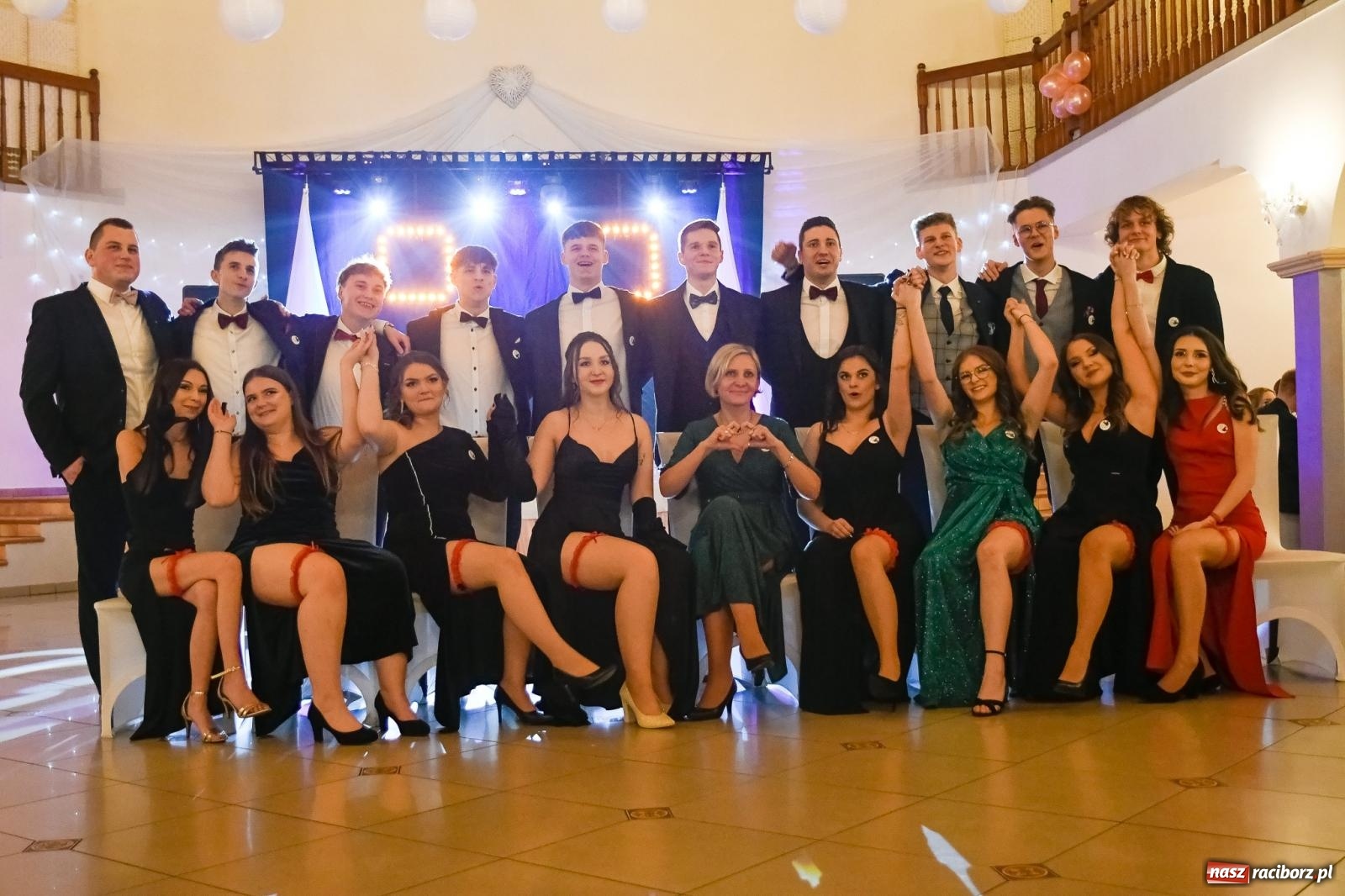 Zdjęcie w galerii na portalu naszraciborz.pl: Raciborski EKONOMIK bawi się na studniówce w Rogowie [FOTO i WIDEO] wiadomości z regionu