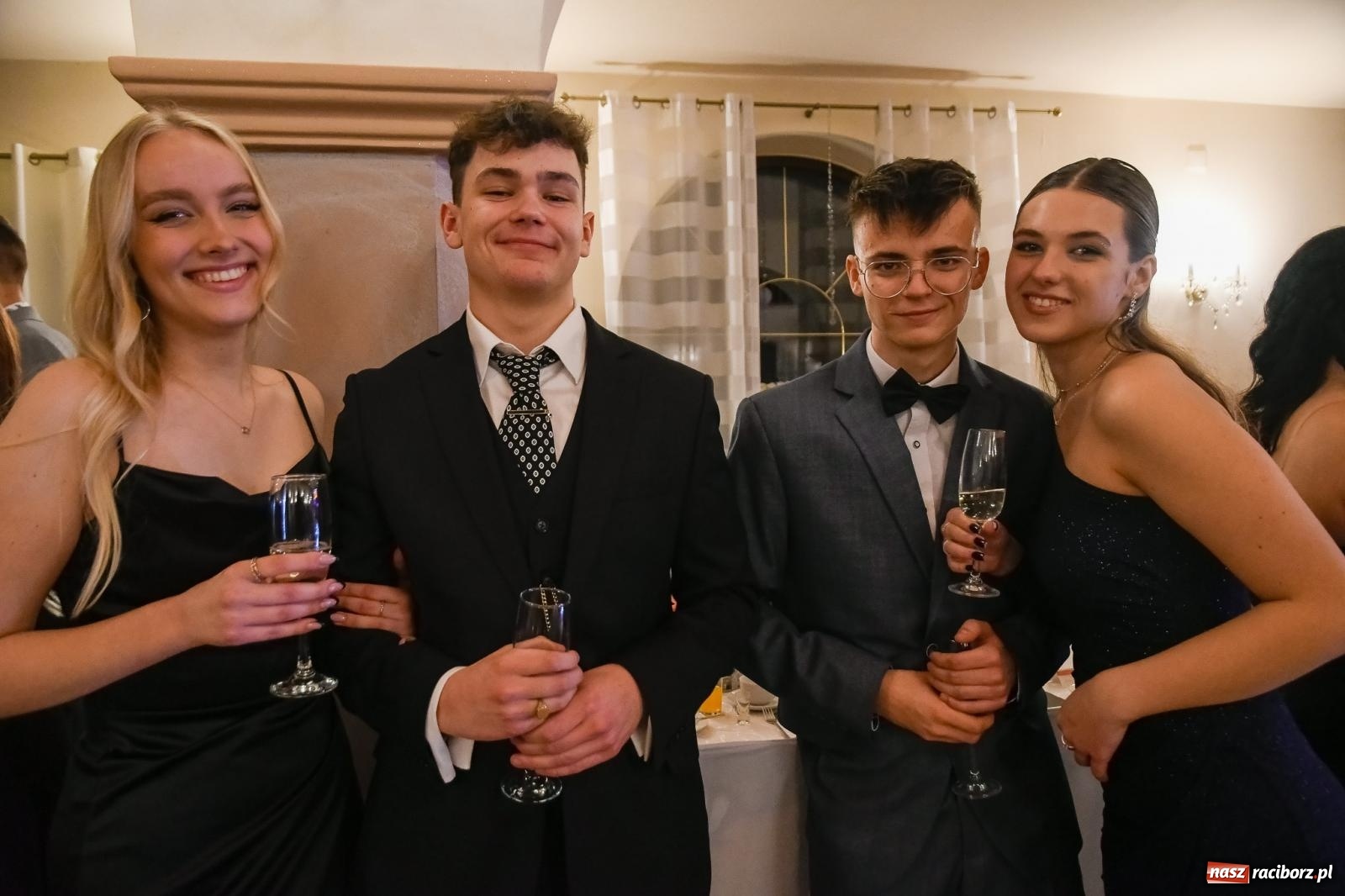 Zdjęcie w galerii na portalu naszraciborz.pl: Raciborski EKONOMIK bawi się na studniówce w Rogowie [FOTO i WIDEO] wiadomości z regionu