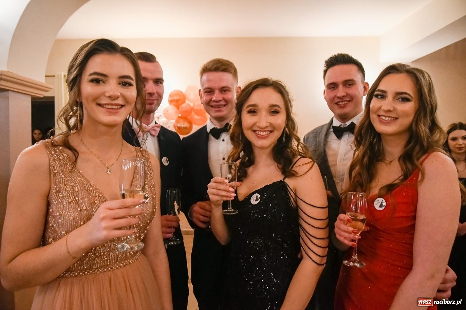 Zdjęcie w galerii na portalu naszraciborz.pl: Raciborski EKONOMIK bawi się na studniówce w Rogowie [FOTO i WIDEO] wiadomości z regionu