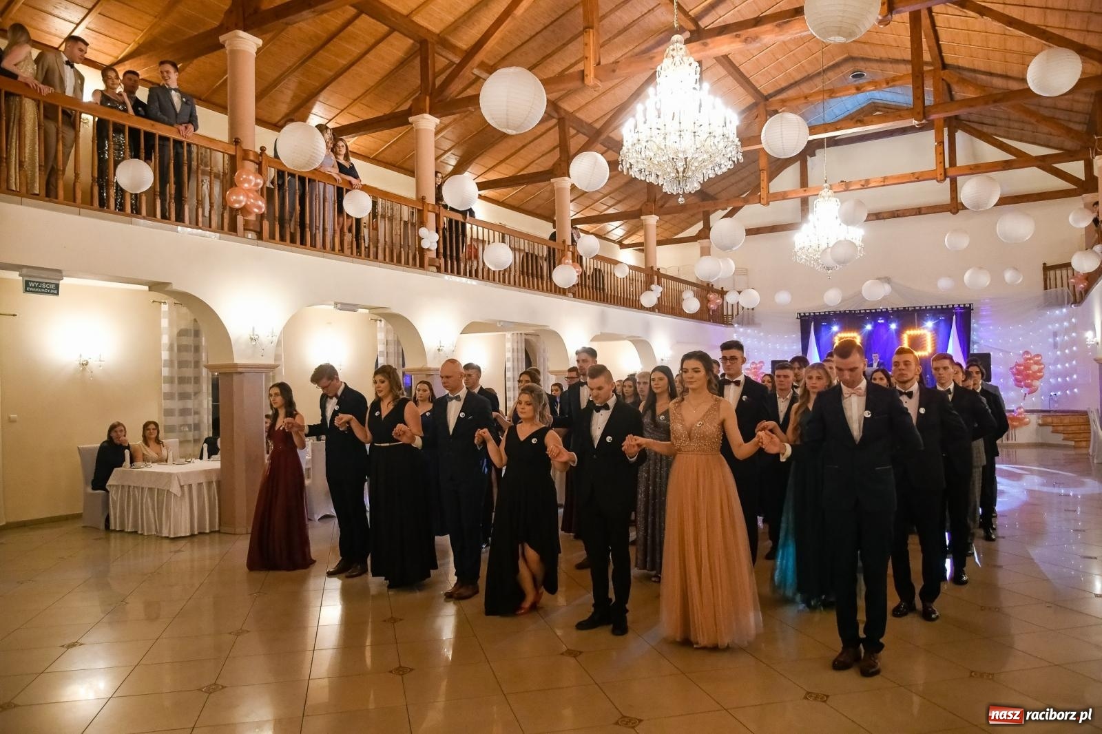 Zdjęcie w galerii na portalu naszraciborz.pl: Raciborski EKONOMIK bawi się na studniówce w Rogowie [FOTO i WIDEO] wiadomości z regionu