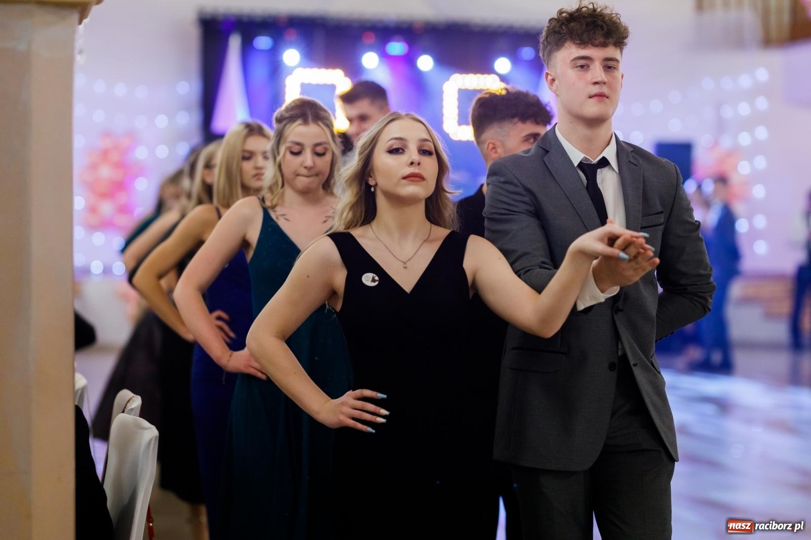 Zdjęcie w galerii na portalu naszraciborz.pl: Raciborski EKONOMIK bawi się na studniówce w Rogowie [FOTO i WIDEO] wiadomości z regionu