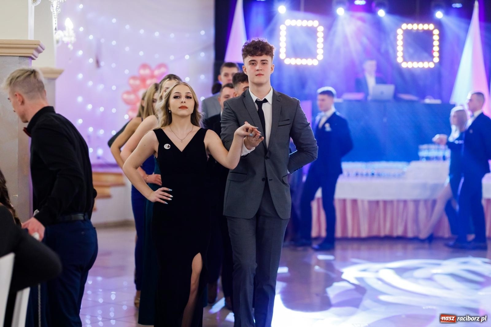 Zdjęcie w galerii na portalu naszraciborz.pl: Raciborski EKONOMIK bawi się na studniówce w Rogowie [FOTO i WIDEO] wiadomości z regionu