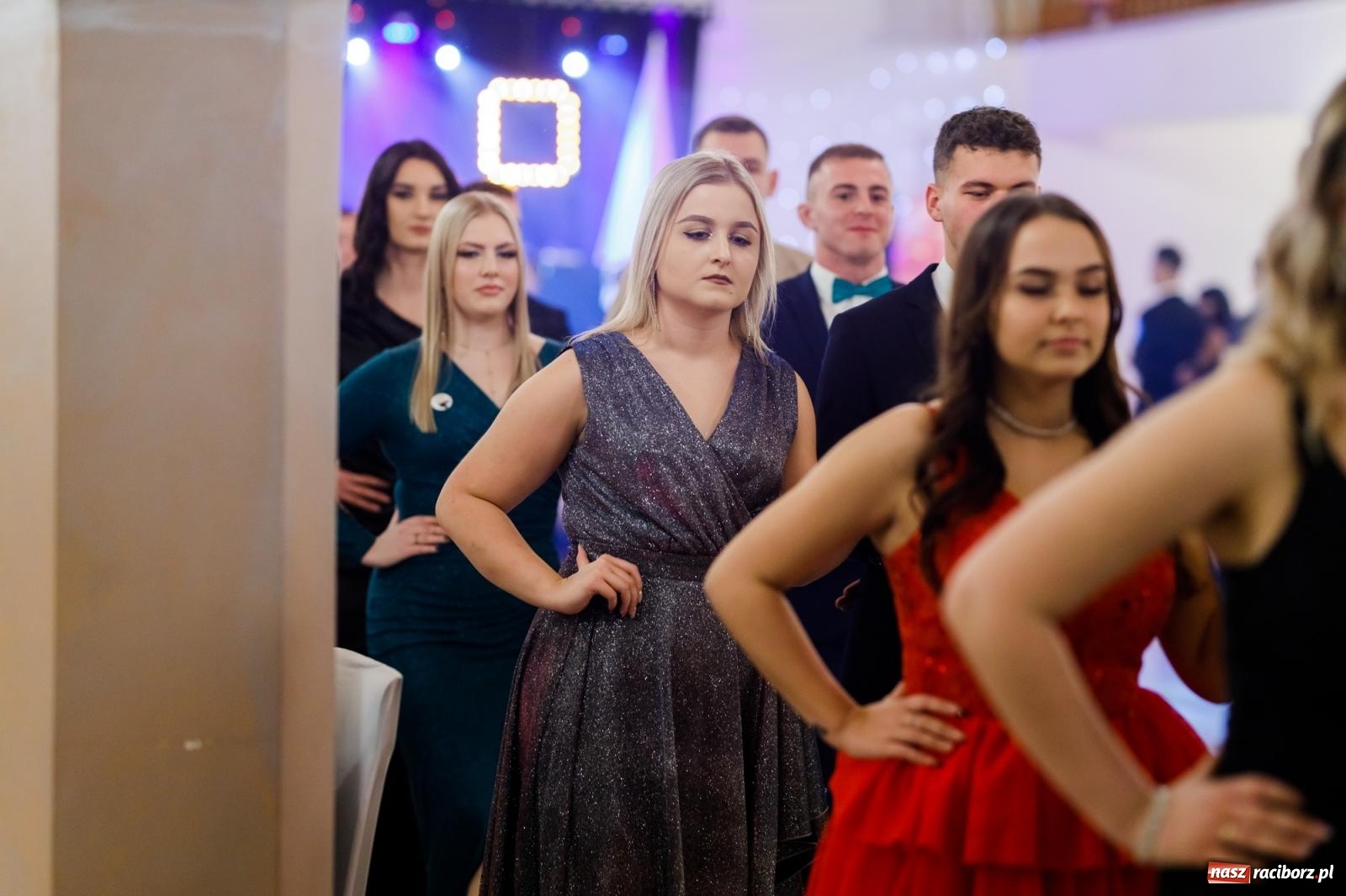 Zdjęcie w galerii na portalu naszraciborz.pl: Raciborski EKONOMIK bawi się na studniówce w Rogowie [FOTO i WIDEO] wiadomości z regionu