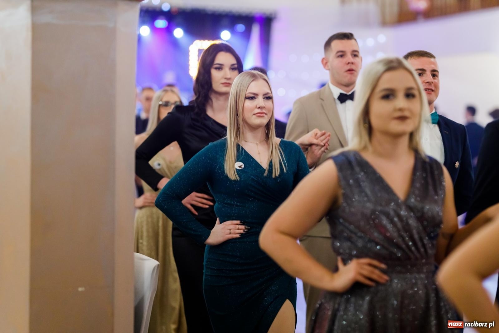 Zdjęcie w galerii na portalu naszraciborz.pl: Raciborski EKONOMIK bawi się na studniówce w Rogowie [FOTO i WIDEO] wiadomości z regionu