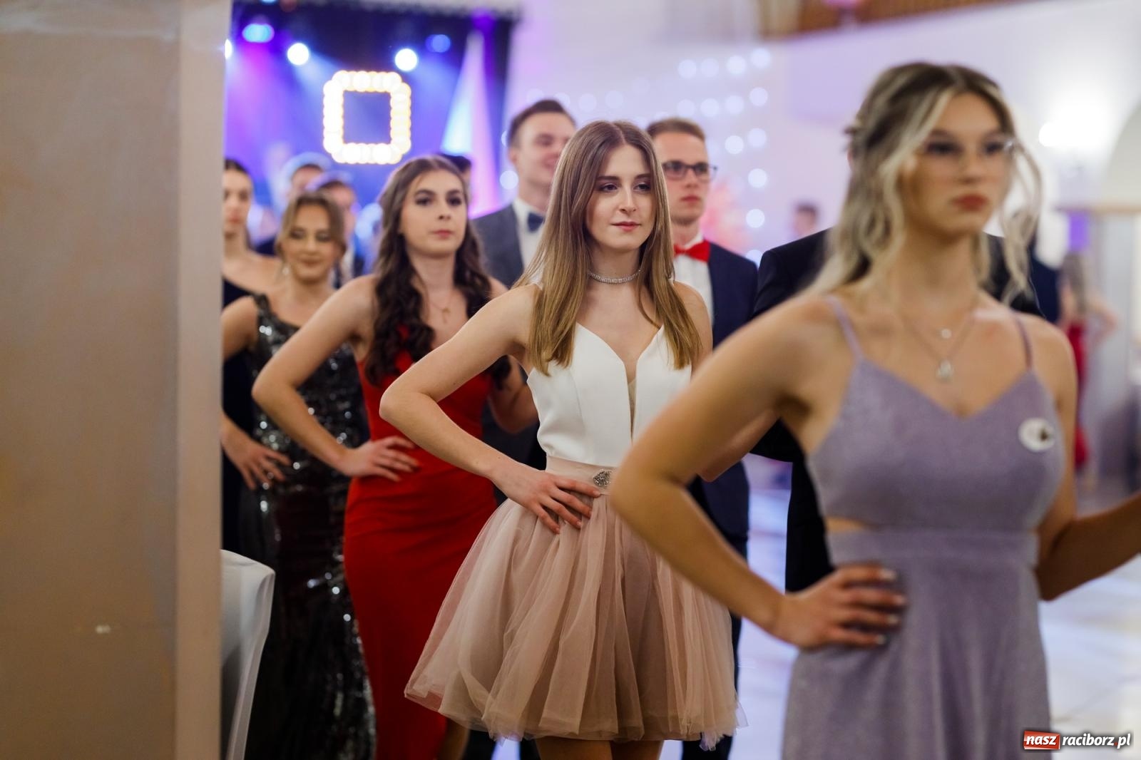 Zdjęcie w galerii na portalu naszraciborz.pl: Raciborski EKONOMIK bawi się na studniówce w Rogowie [FOTO i WIDEO] wiadomości z regionu